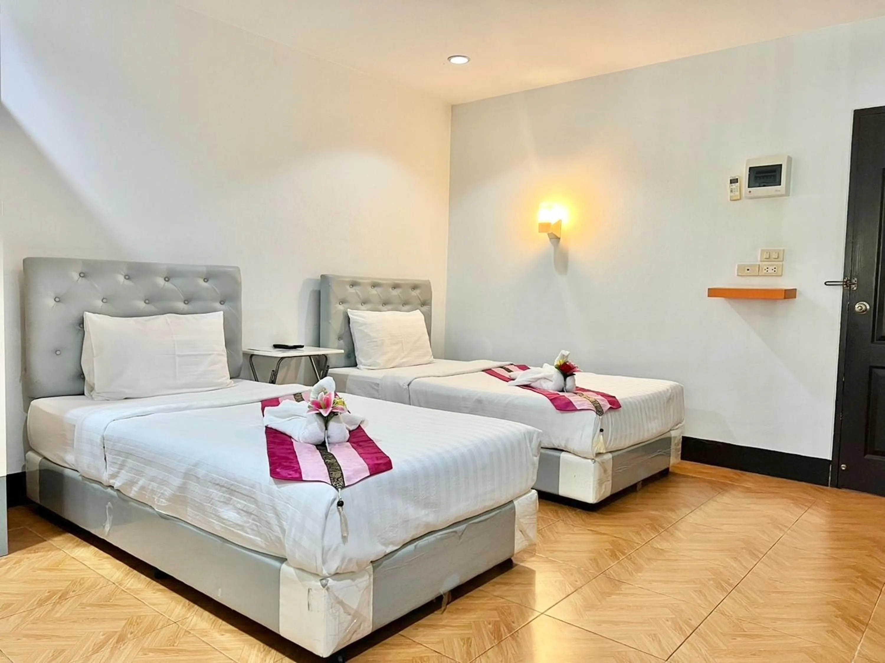 Bedroom, Bed in Ban Ton Resort