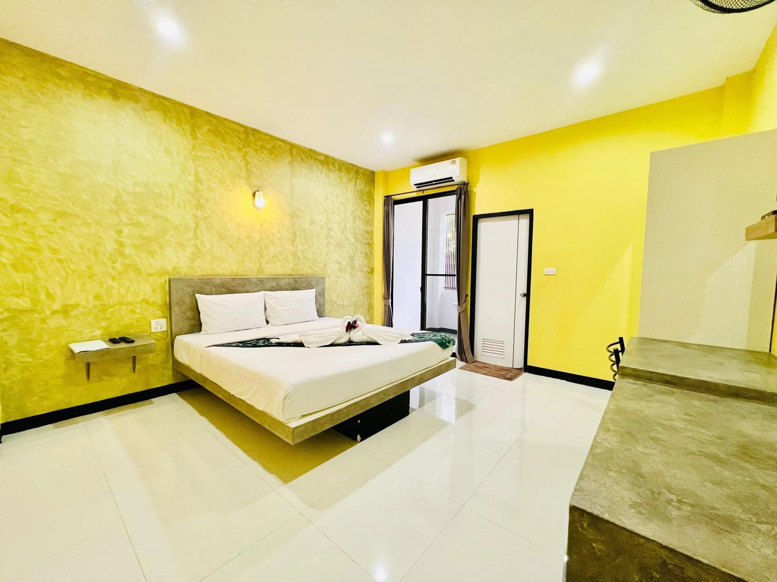 Bedroom, Bed in Ban Ton Resort