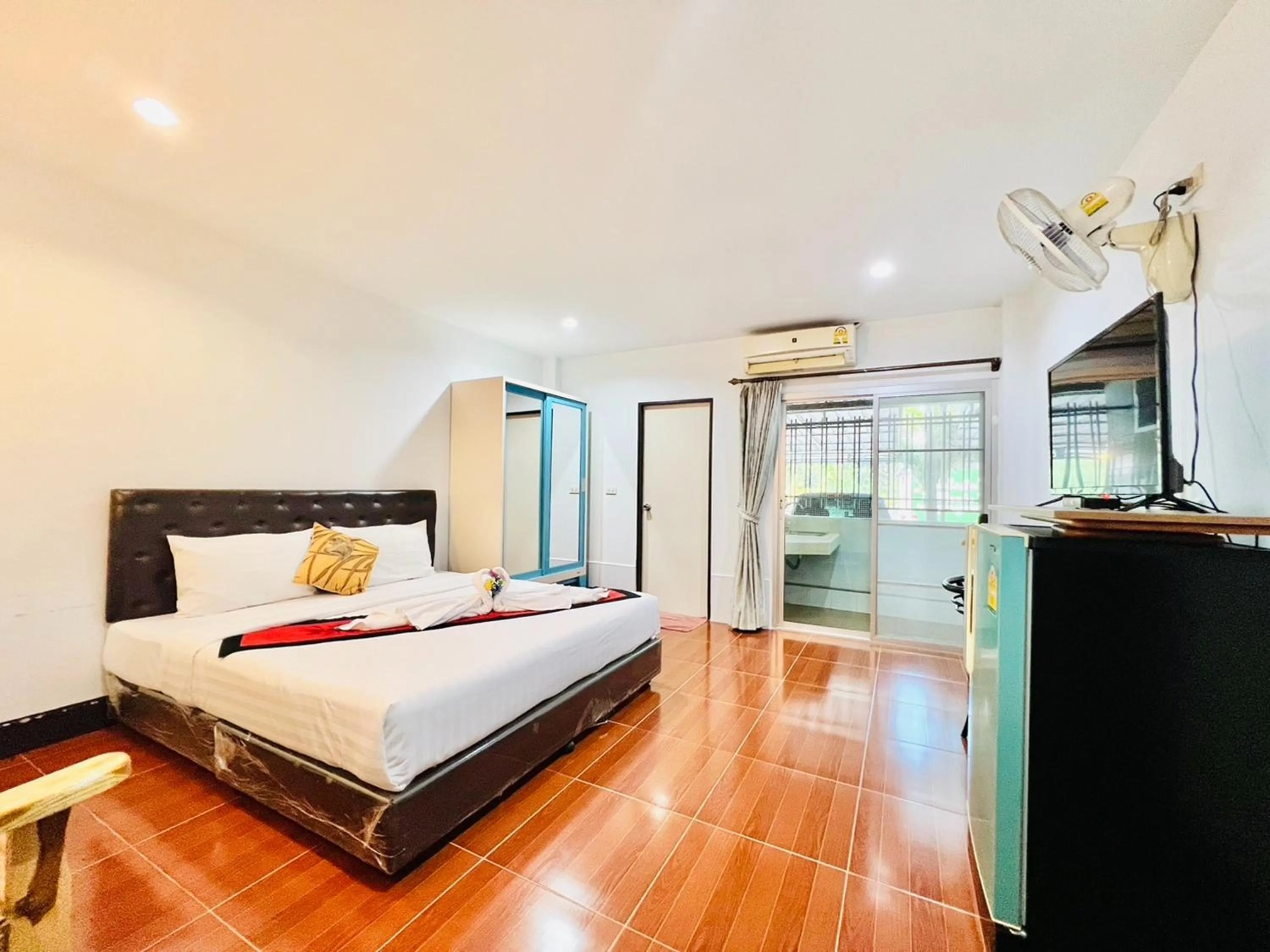 Bedroom, Bed in Ban Ton Resort