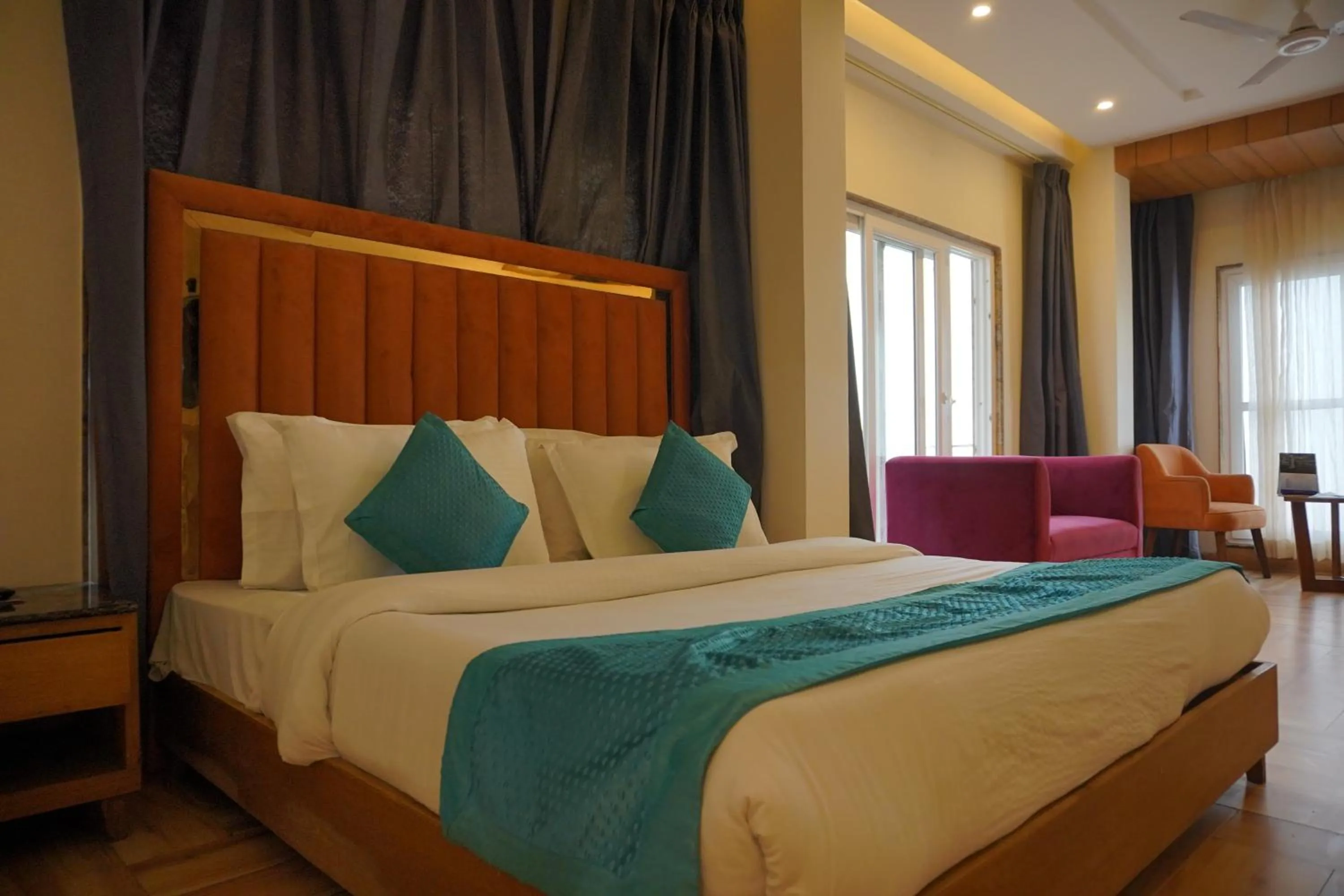 Bedroom, Bed in Luxury Inn by Stotrak Hotels