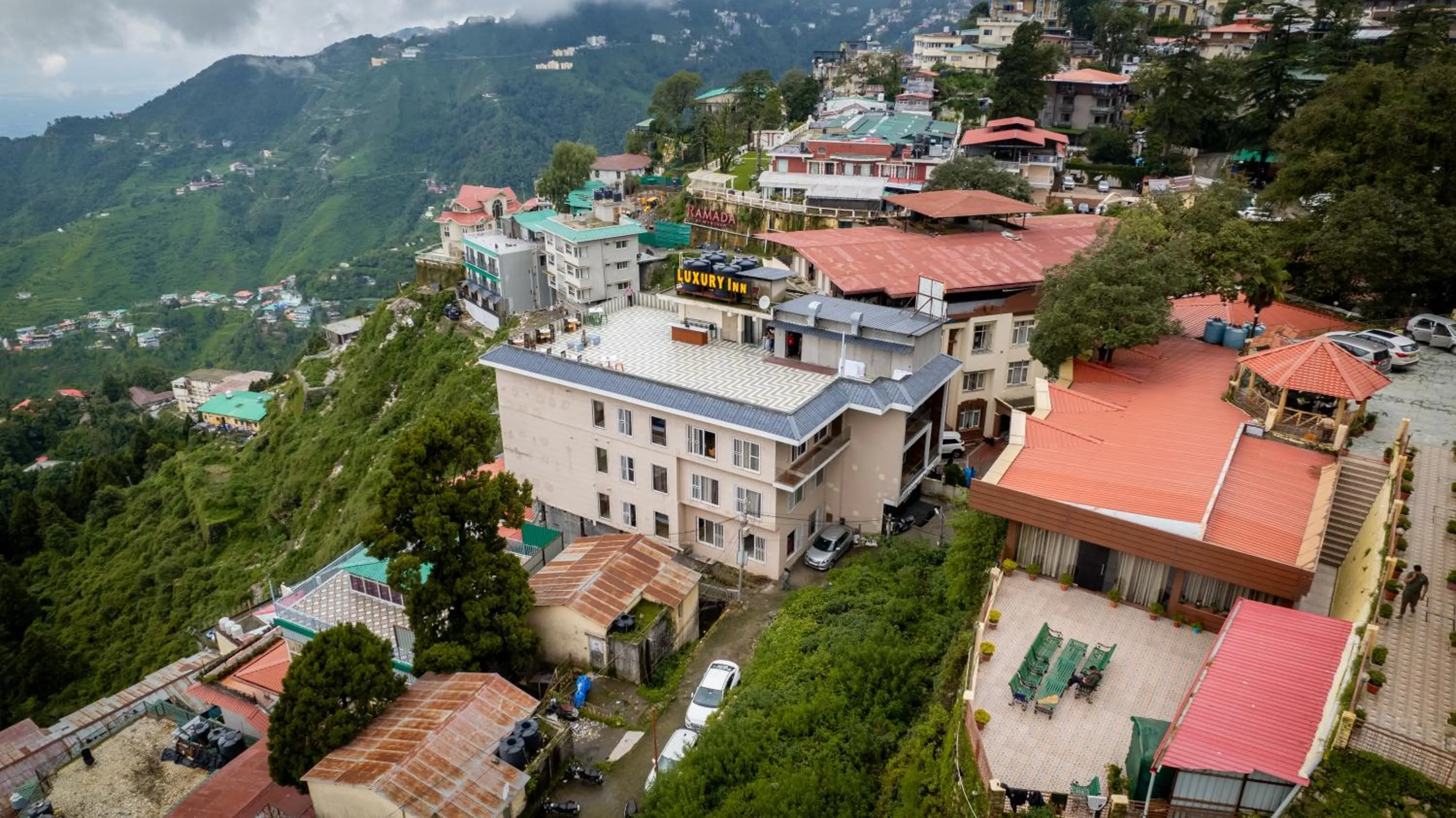 Facade/entrance in Luxury Inn by Stotrak Hotels