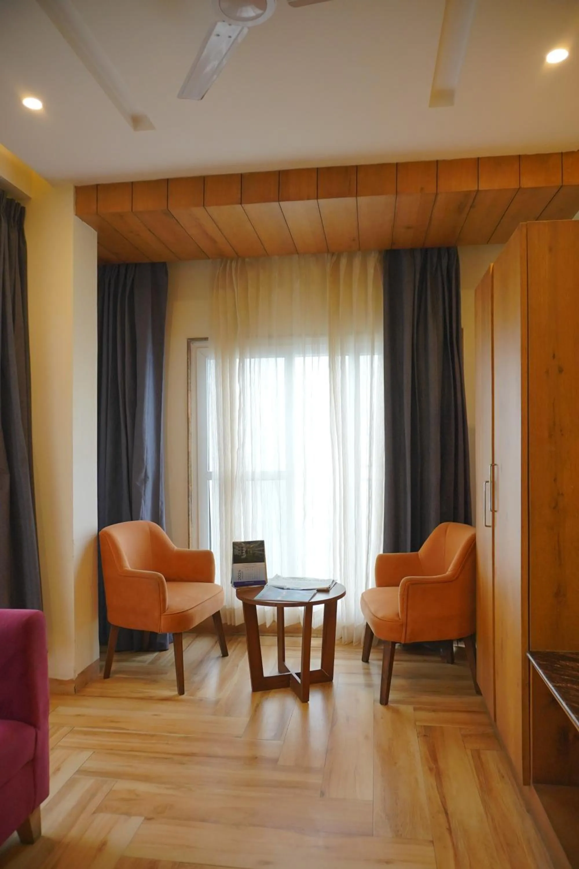 Luxury Inn by Stotrak Hotels