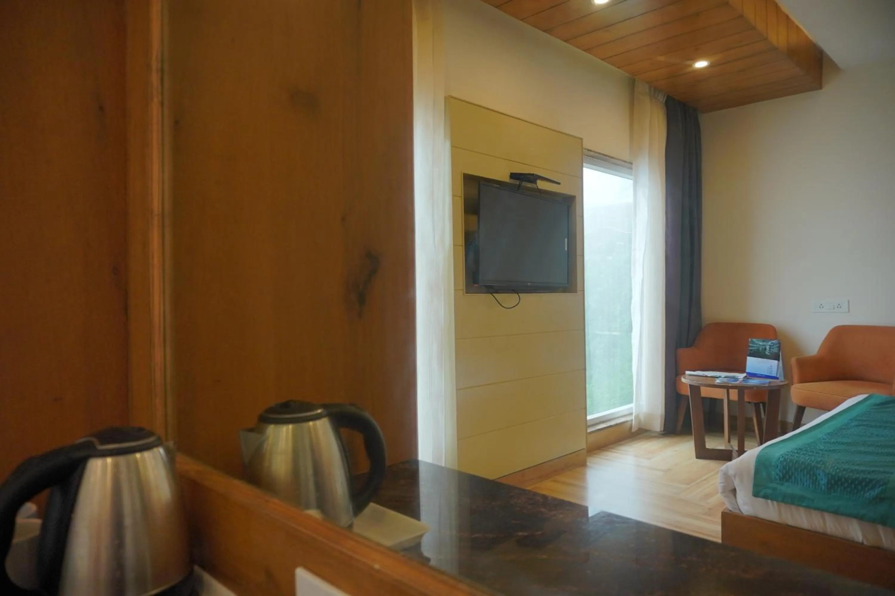 Bedroom, Bed in Luxury Inn by Stotrak Hotels