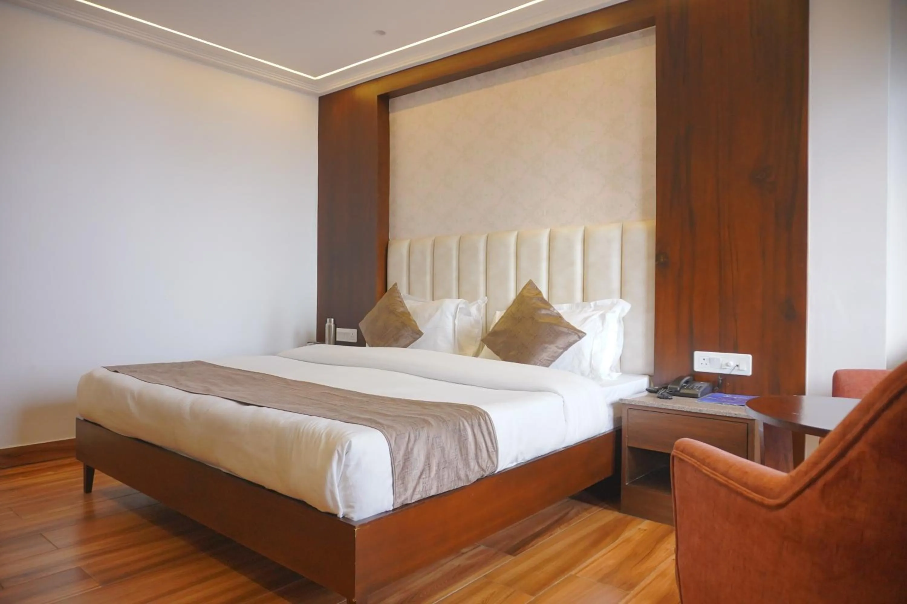Bedroom, Bed in Luxury Inn by Stotrak Hotels