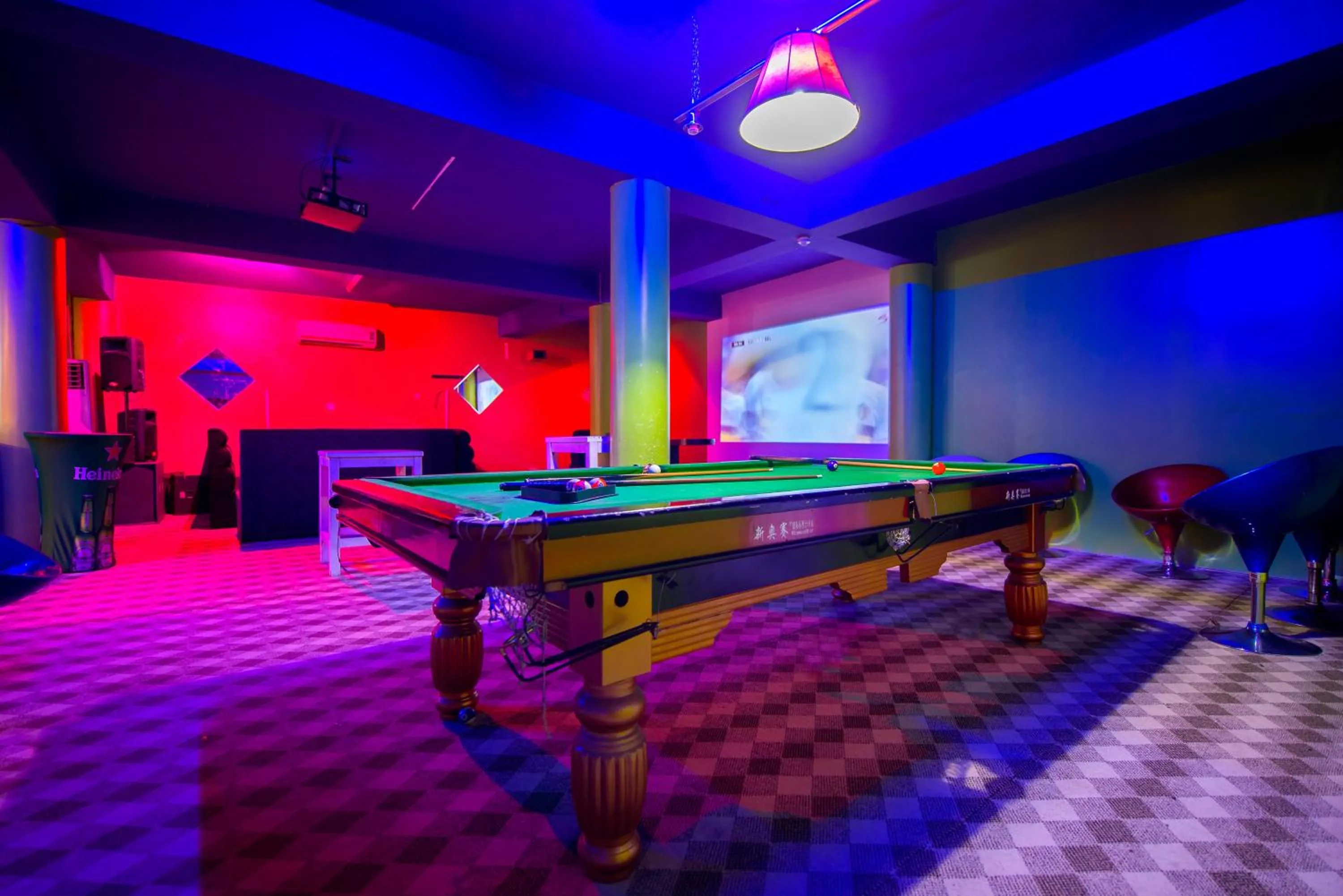 Billiard in The Manor Hotel