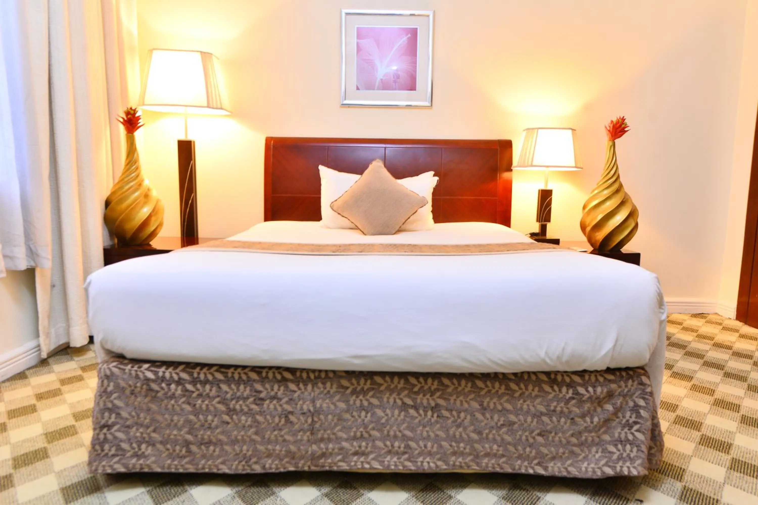 Shower in The Manor Hotel