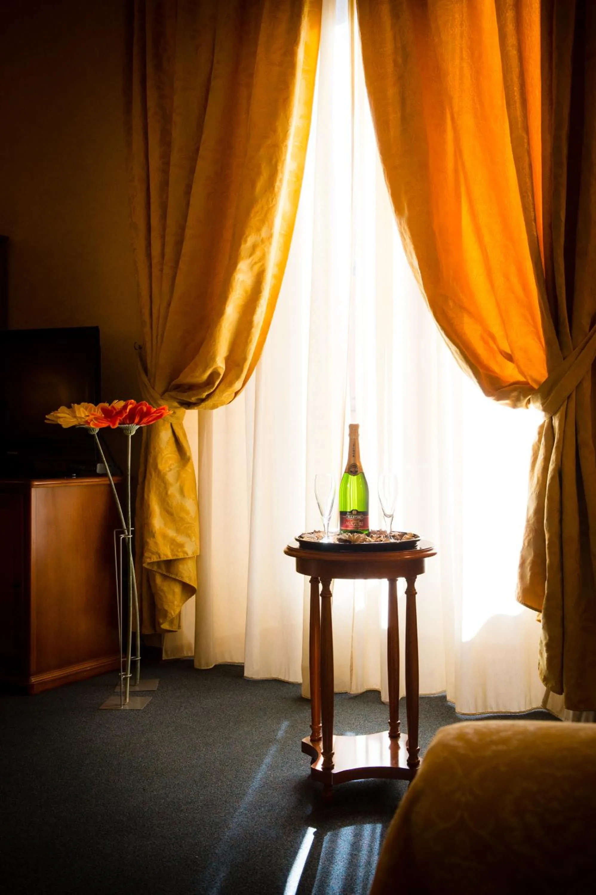 Food and drinks, Seating Area in Hotel Amadeus