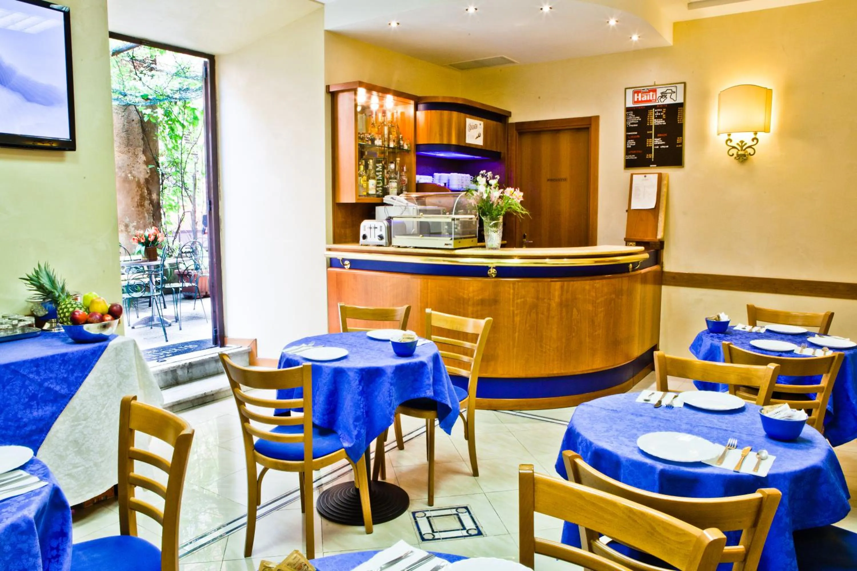 Restaurant/Places to Eat in Hotel Amadeus