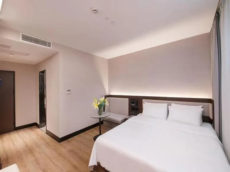 Bedroom, Bed in Hanting Hotel Shanghai Babaiban Pudian Road Subway Station