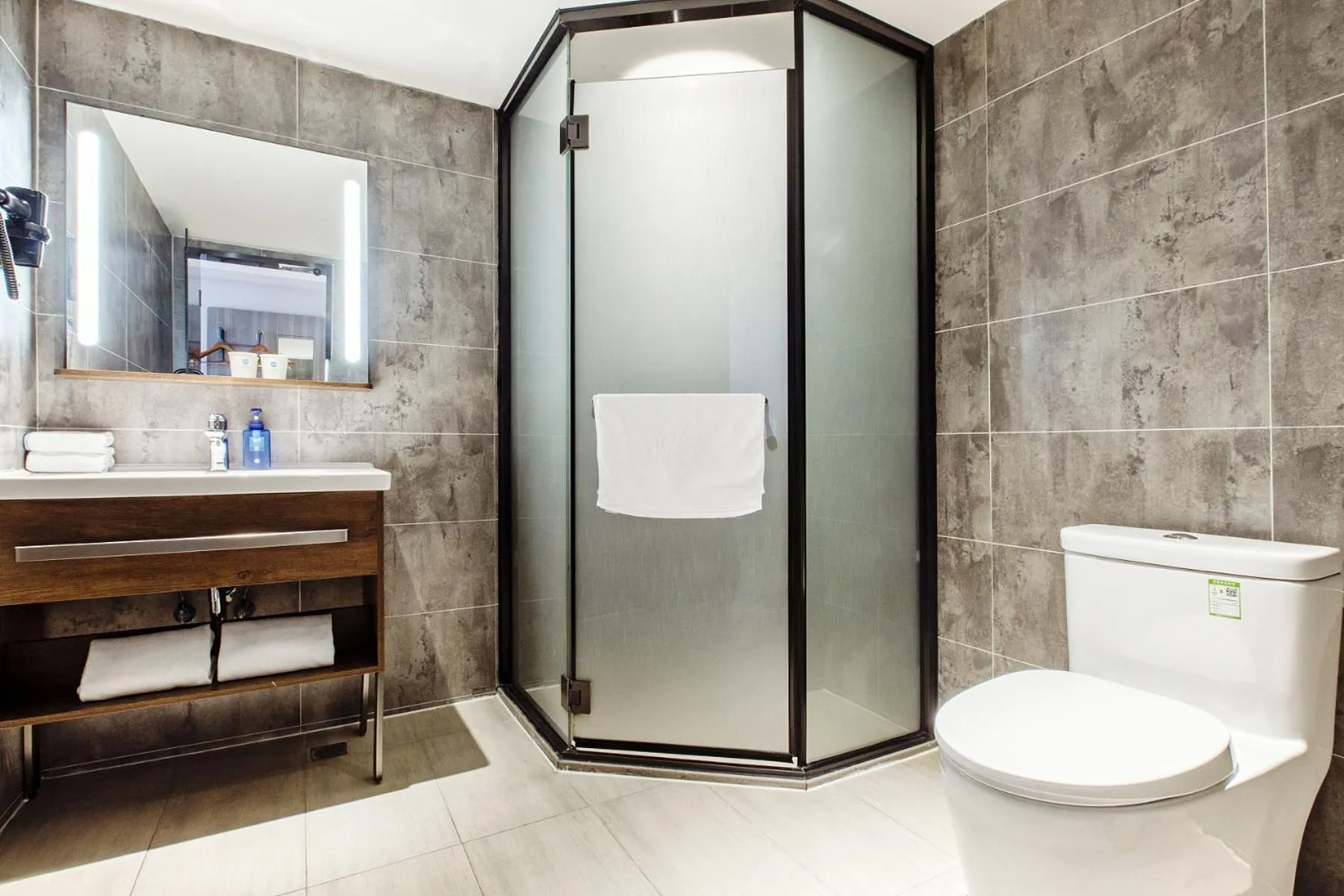 Bathroom in Hanting Hotel Shanghai Lujiazui Pudong South Road