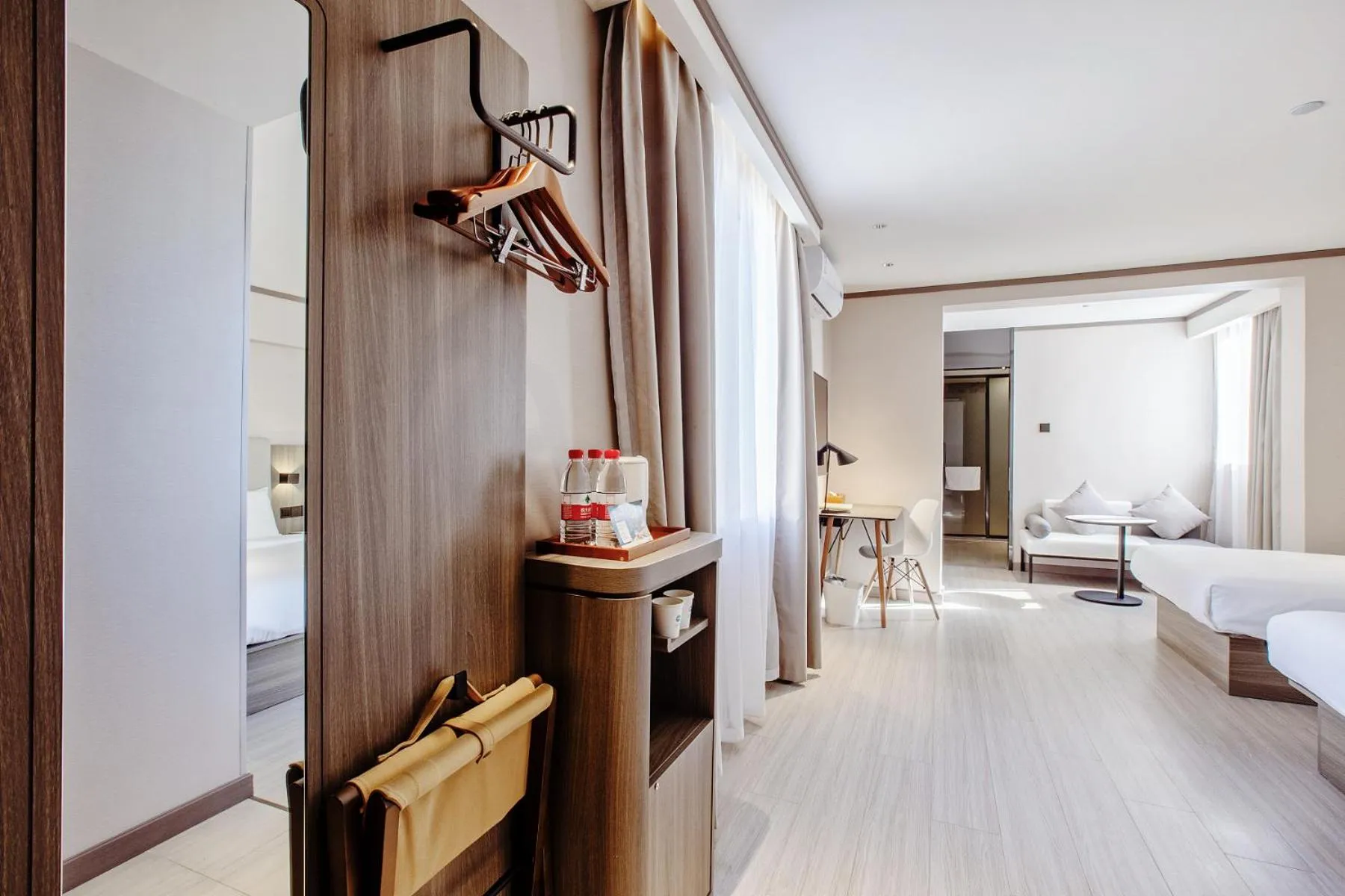 Bedroom, Bed in Hanting Hotel Shanghai Lujiazui Pudong South Road