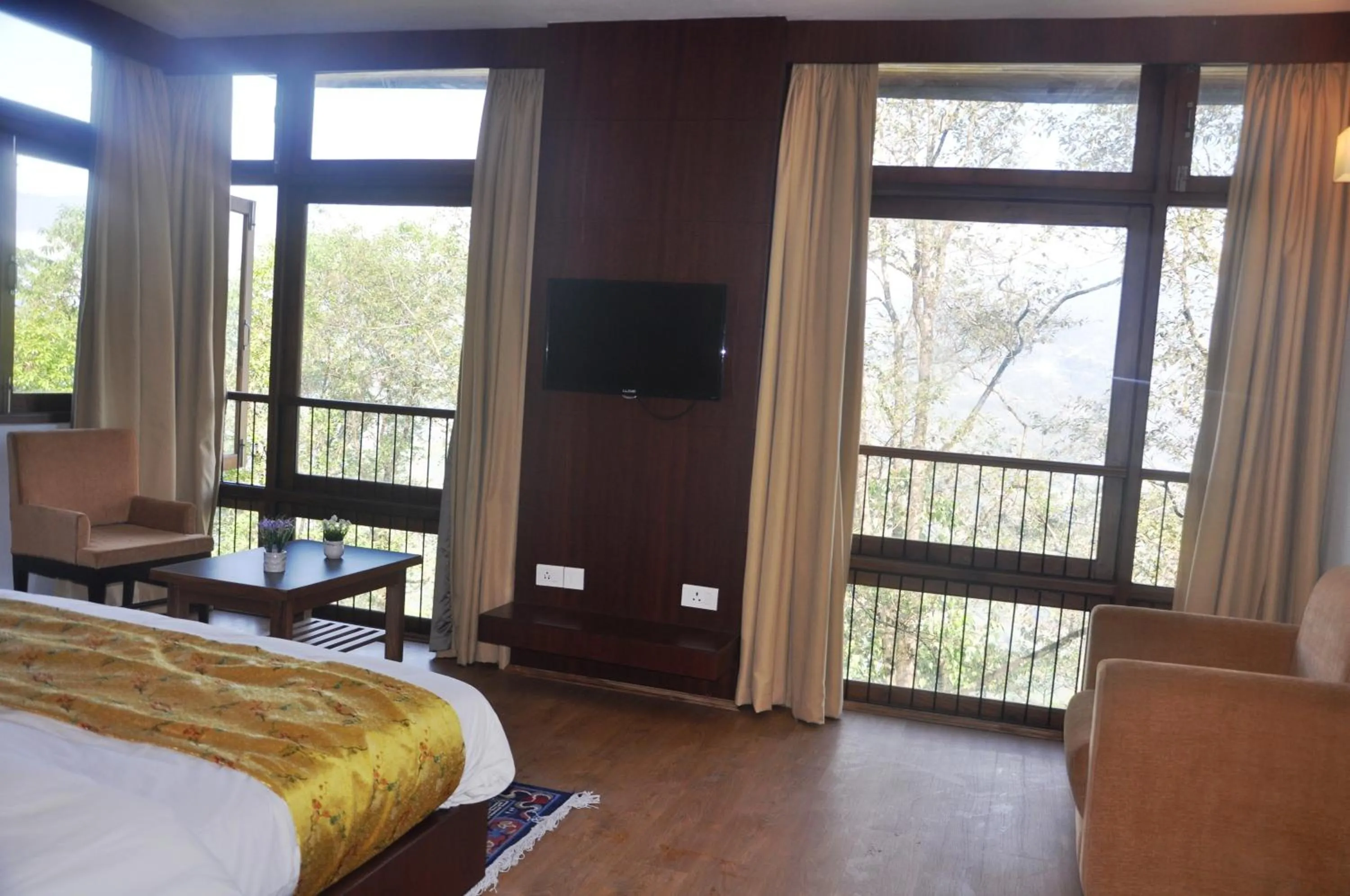 TV and multimedia, Bed in The Golden Crest