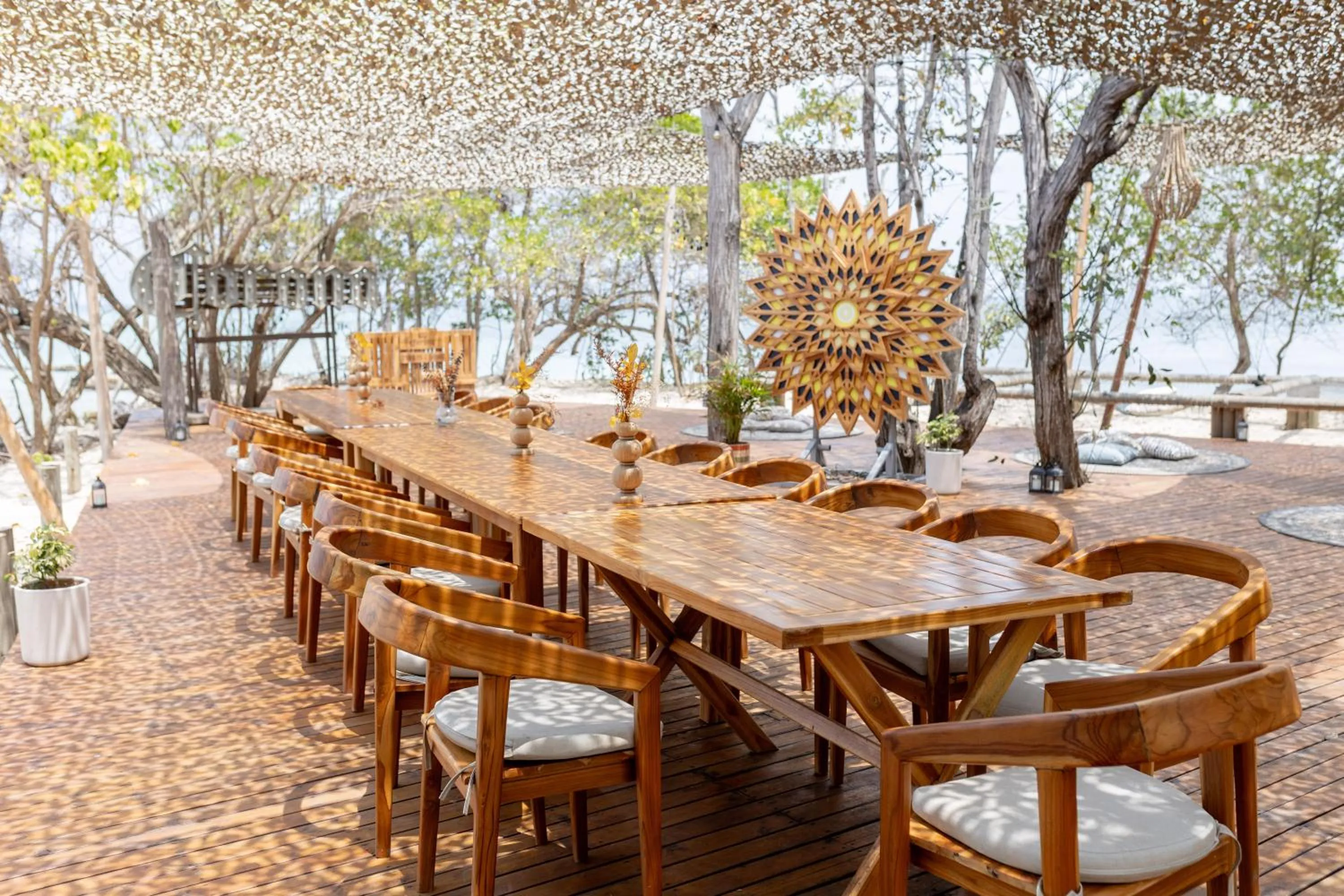 Restaurant/places to eat in Isla Corona