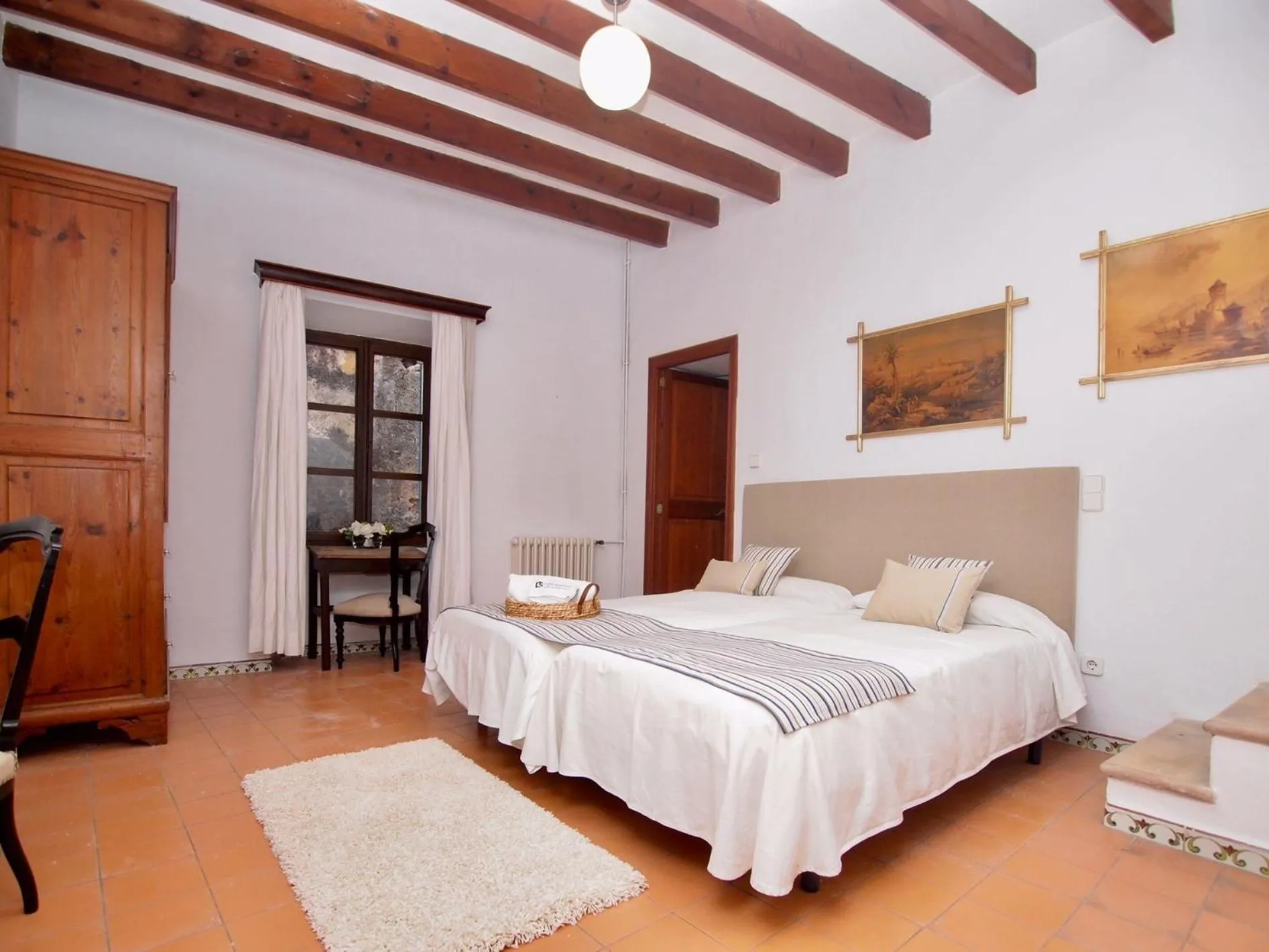 Bedroom, Bed in León de Sineu