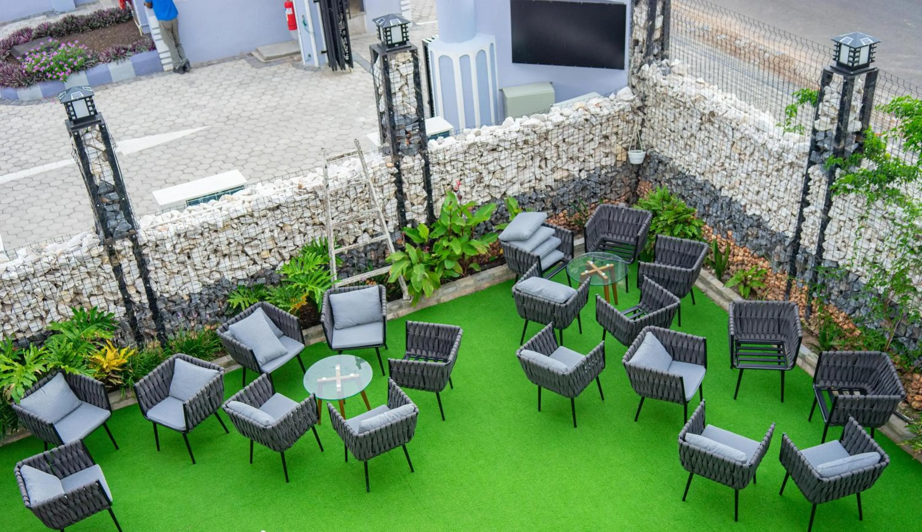 Restaurant/places to eat in Wils Hotel Supreme