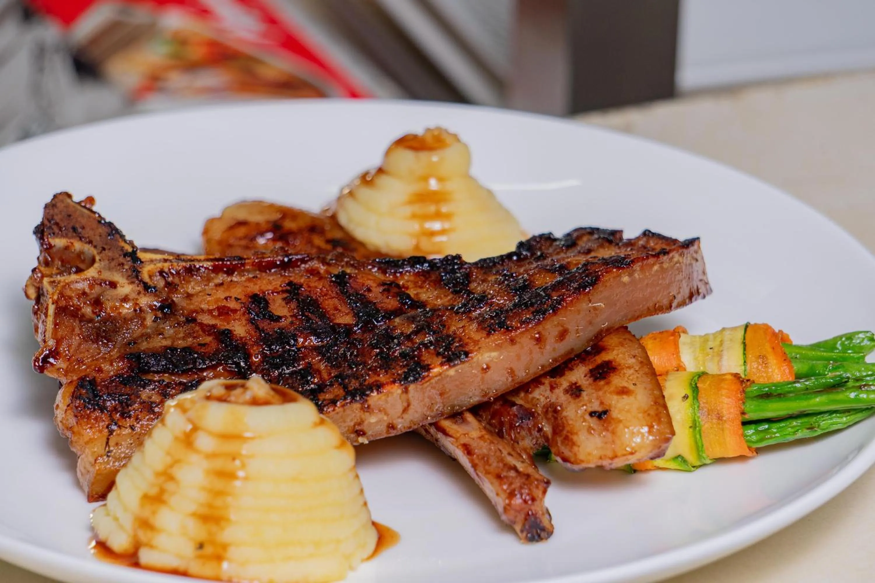 Restaurant/places to eat in Wils Hotel Supreme