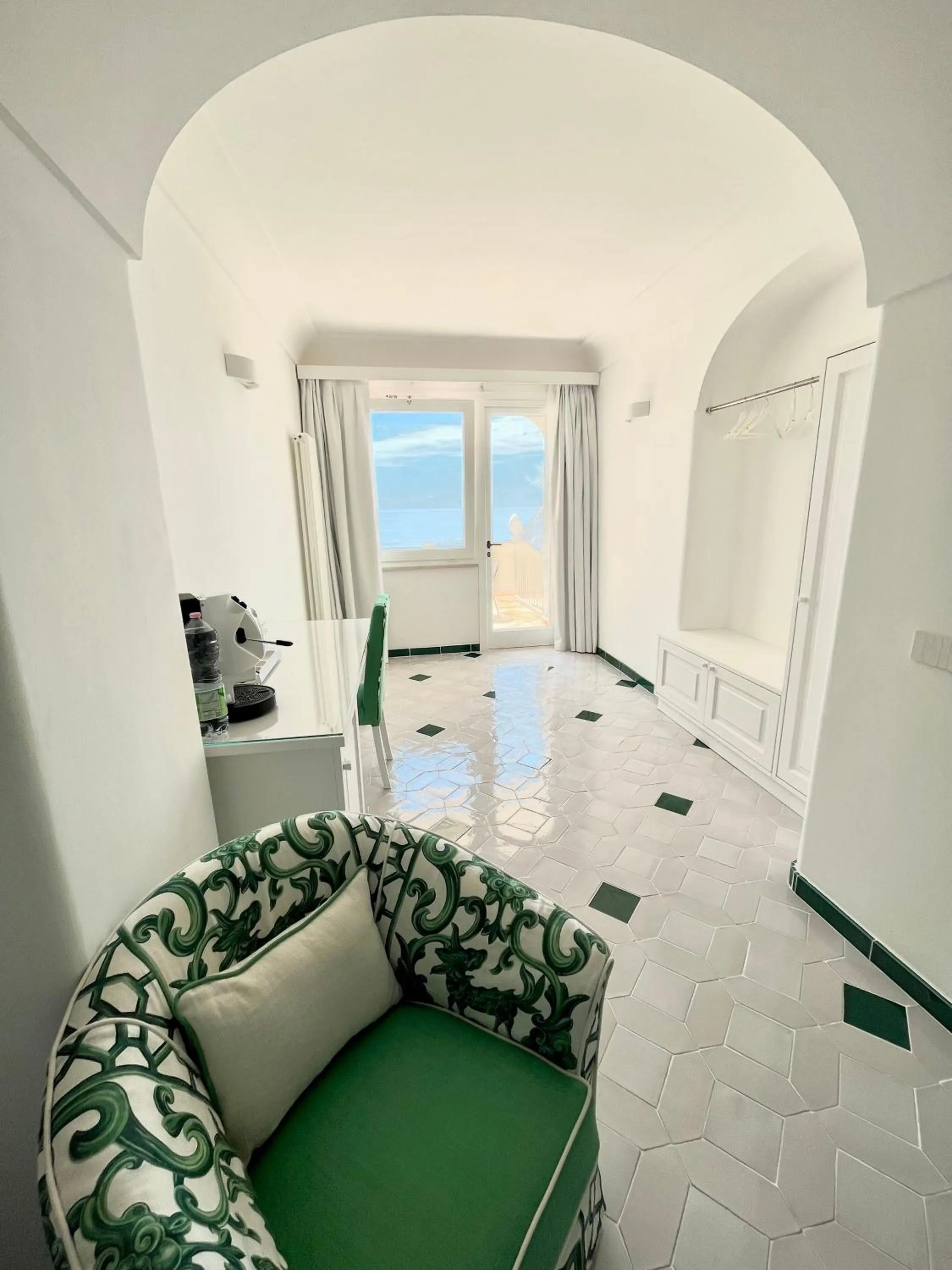 Photo of the whole room, Bed in Hotel Il Gabbiano