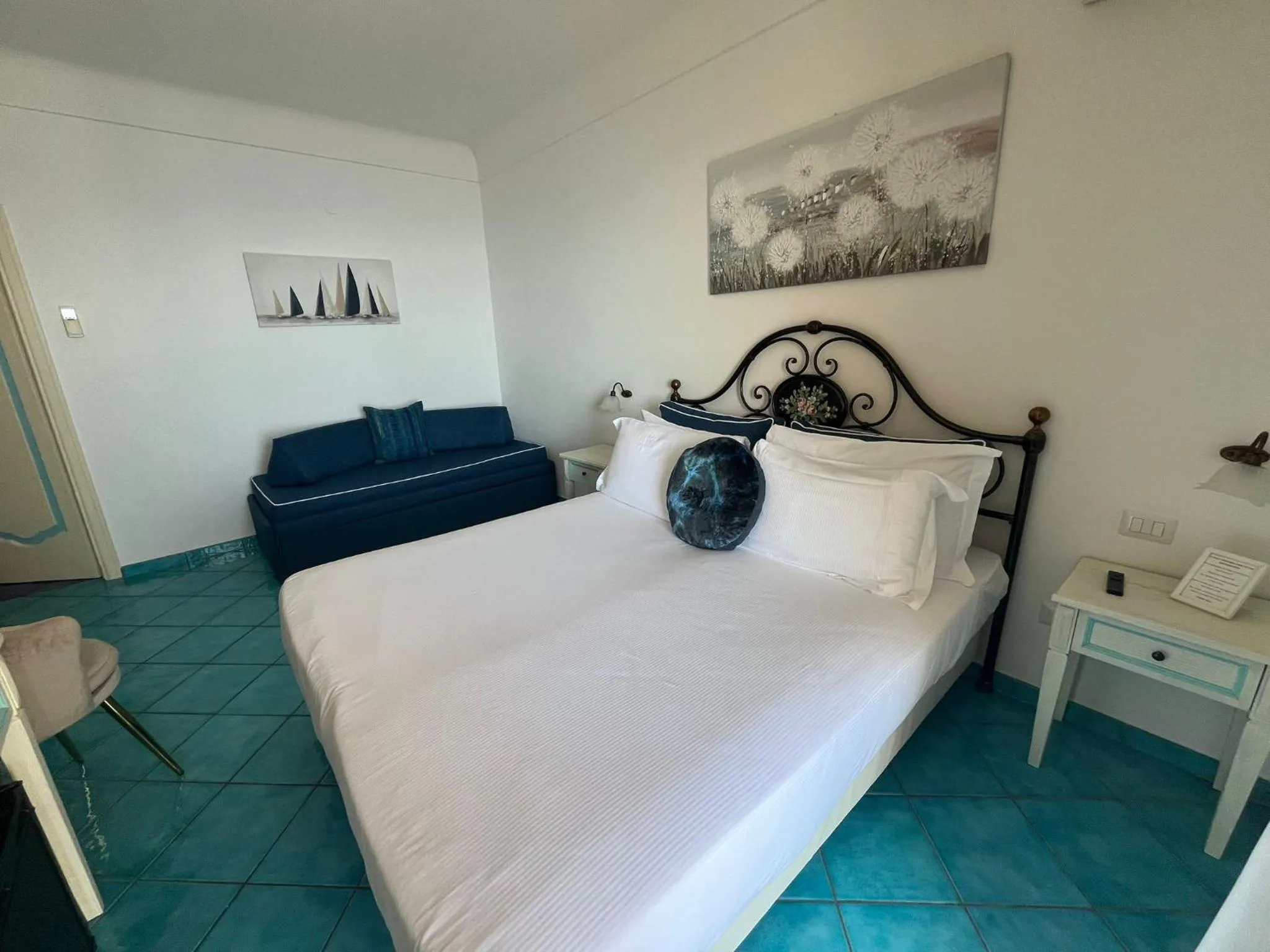 Photo of the whole room, Bed in Hotel Il Gabbiano