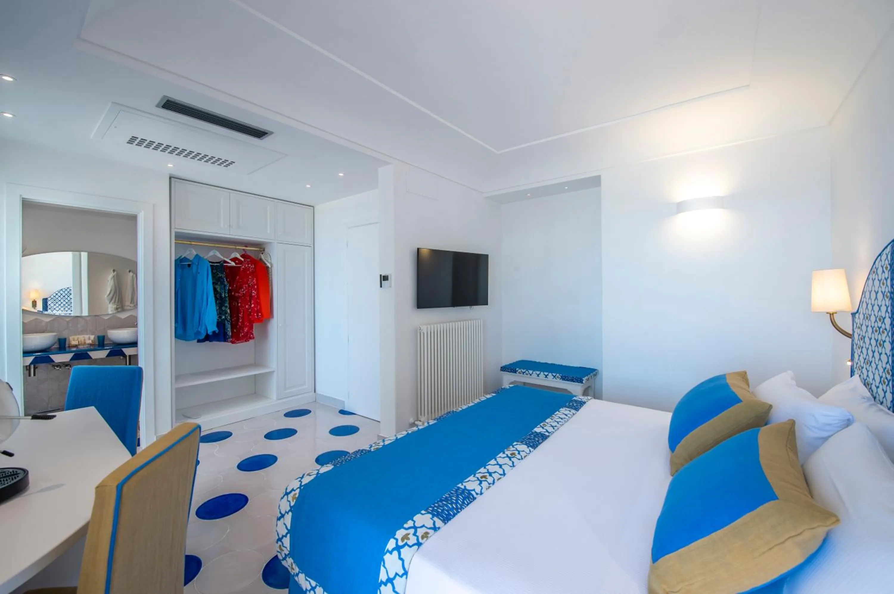 Bed in Hotel Il Gabbiano