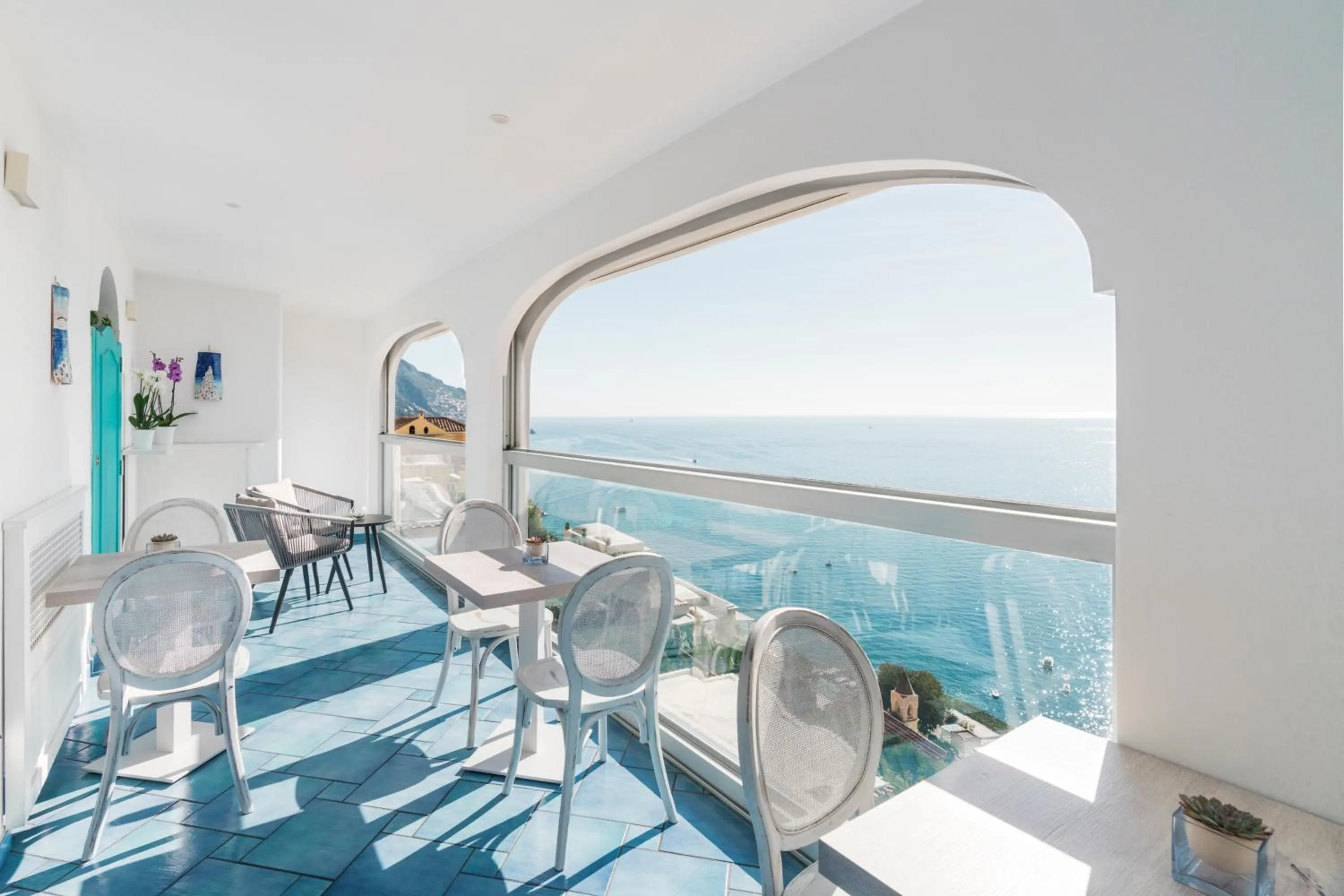 Lounge or bar in Hotel Il Gabbiano