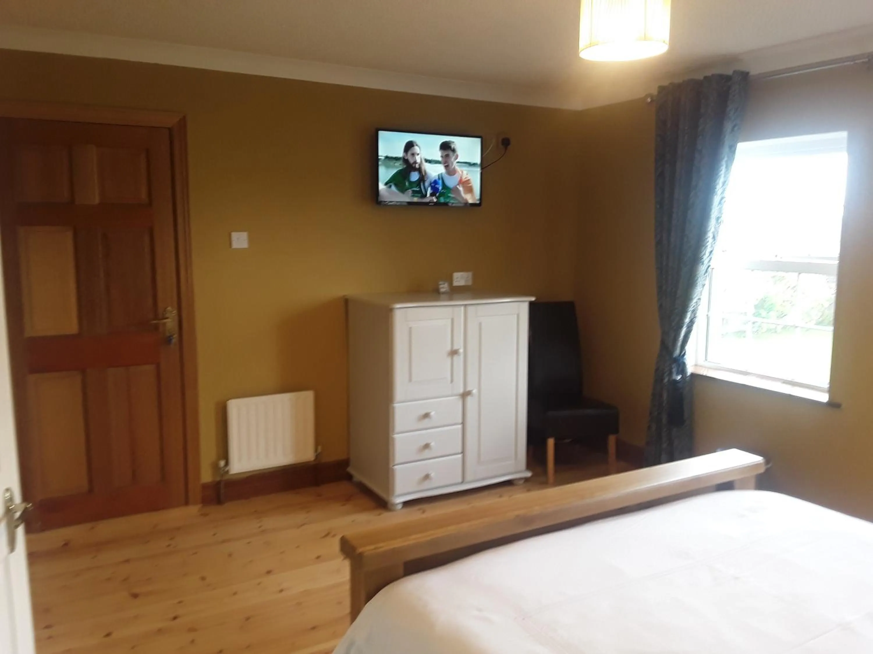 TV and multimedia, Bed in Doonard Manor B&B