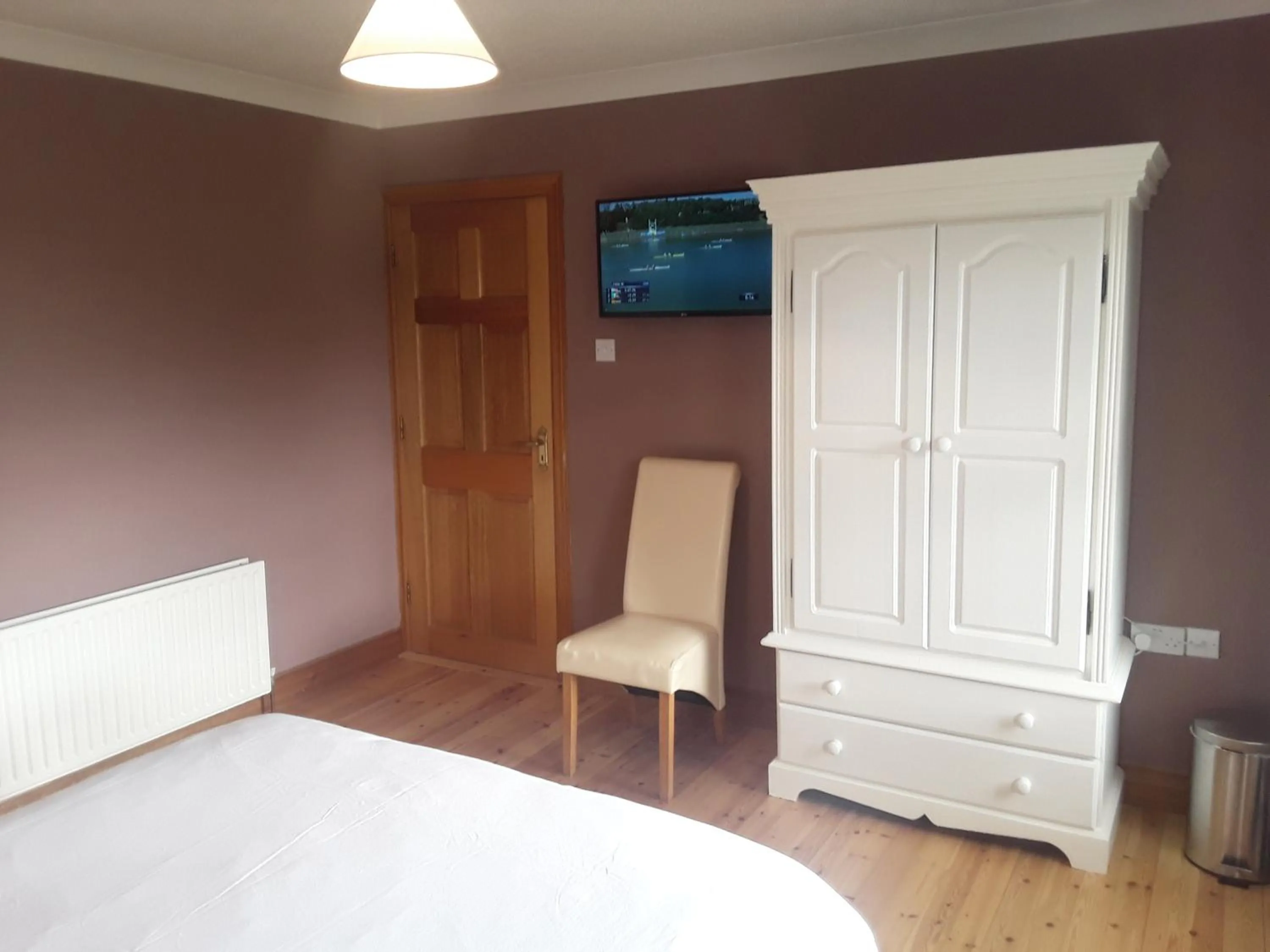 TV and multimedia, Bed in Doonard Manor B&B