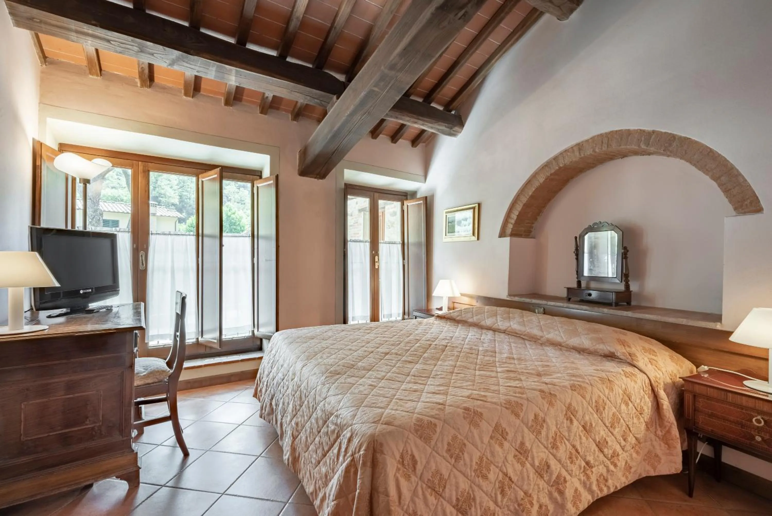 View (from property/room), Bed in Villaggio Albergo San Lorenzo e Santa Caterina