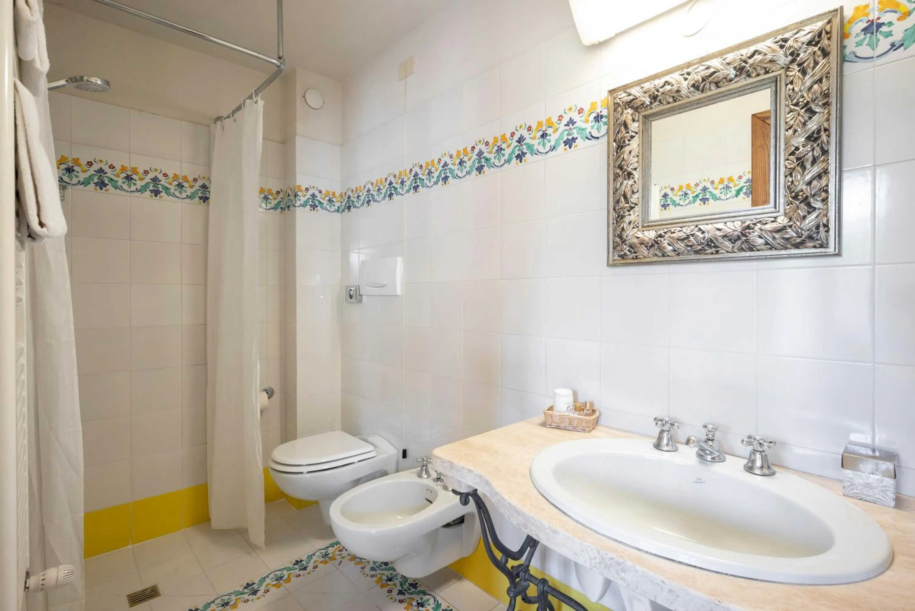 Shower in Villaggio Albergo San Lorenzo e Santa Caterina