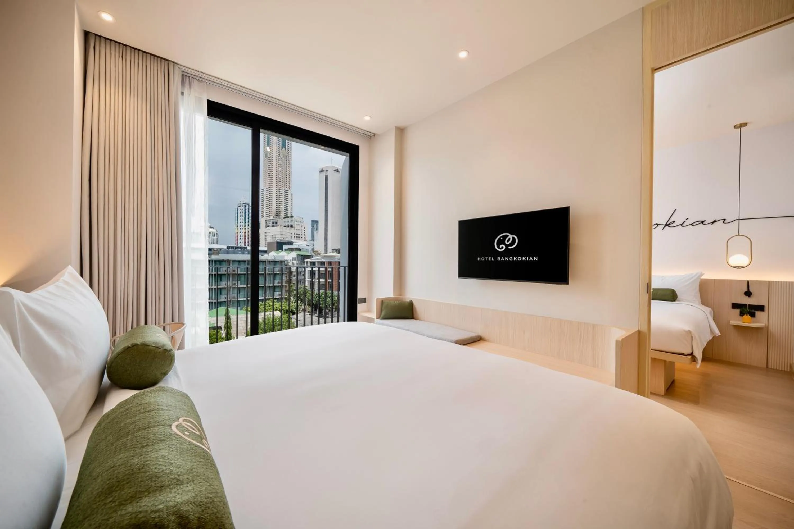 Bedroom, Bed in Hotel Bangkokian