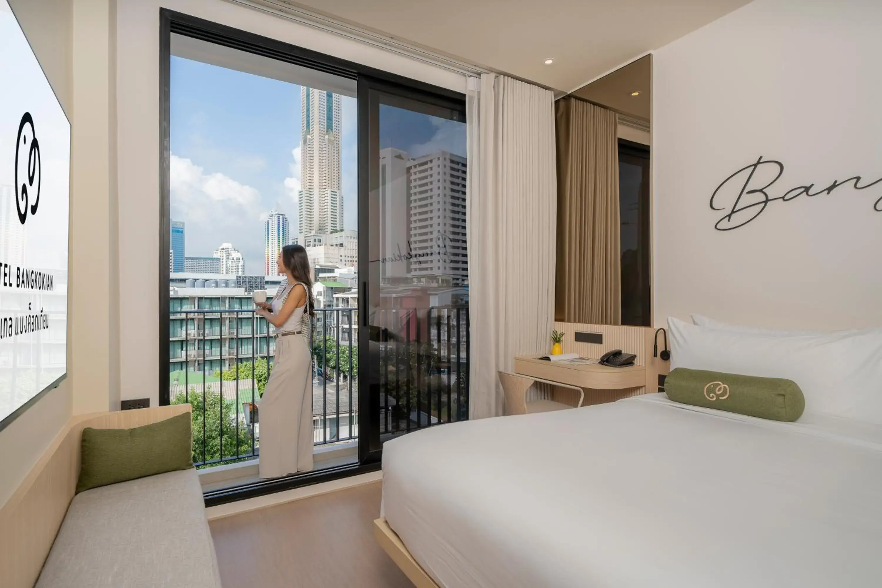 City View with Balcony in Hotel Bangkokian City View with Balcony in Hotel Bangkokian