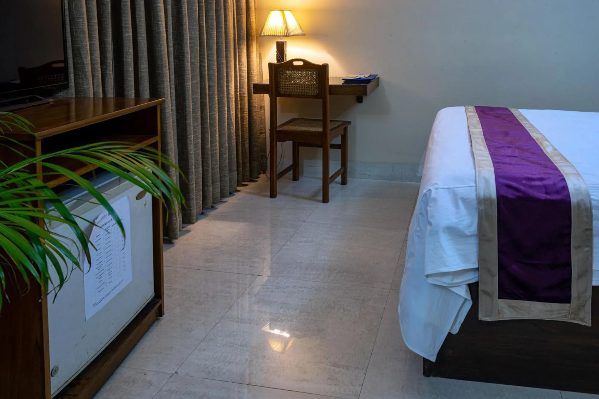 TV and multimedia, Bed in Hotel Ashrafee