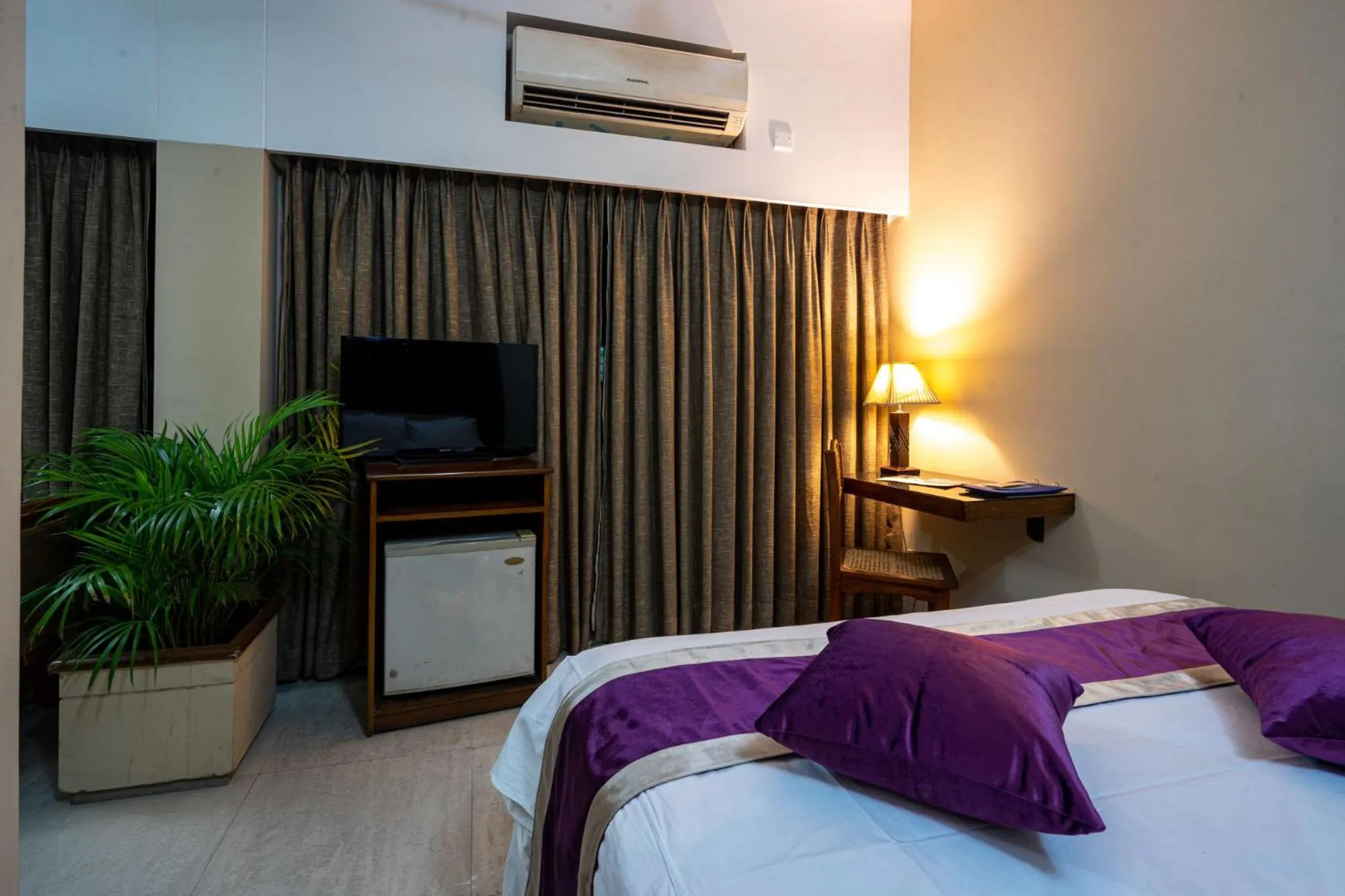 Bed in Hotel Ashrafee