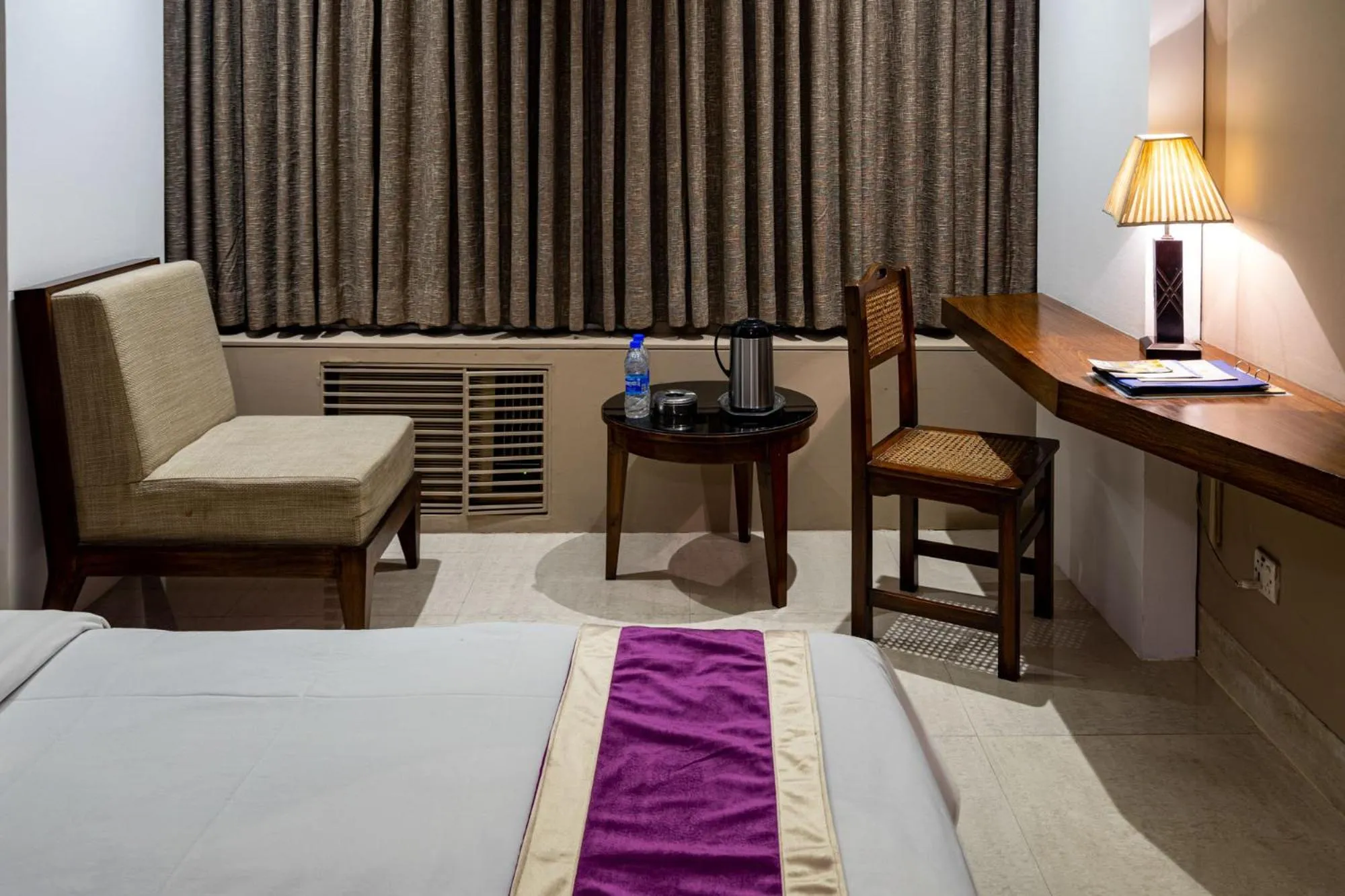 Bed in Hotel Ashrafee