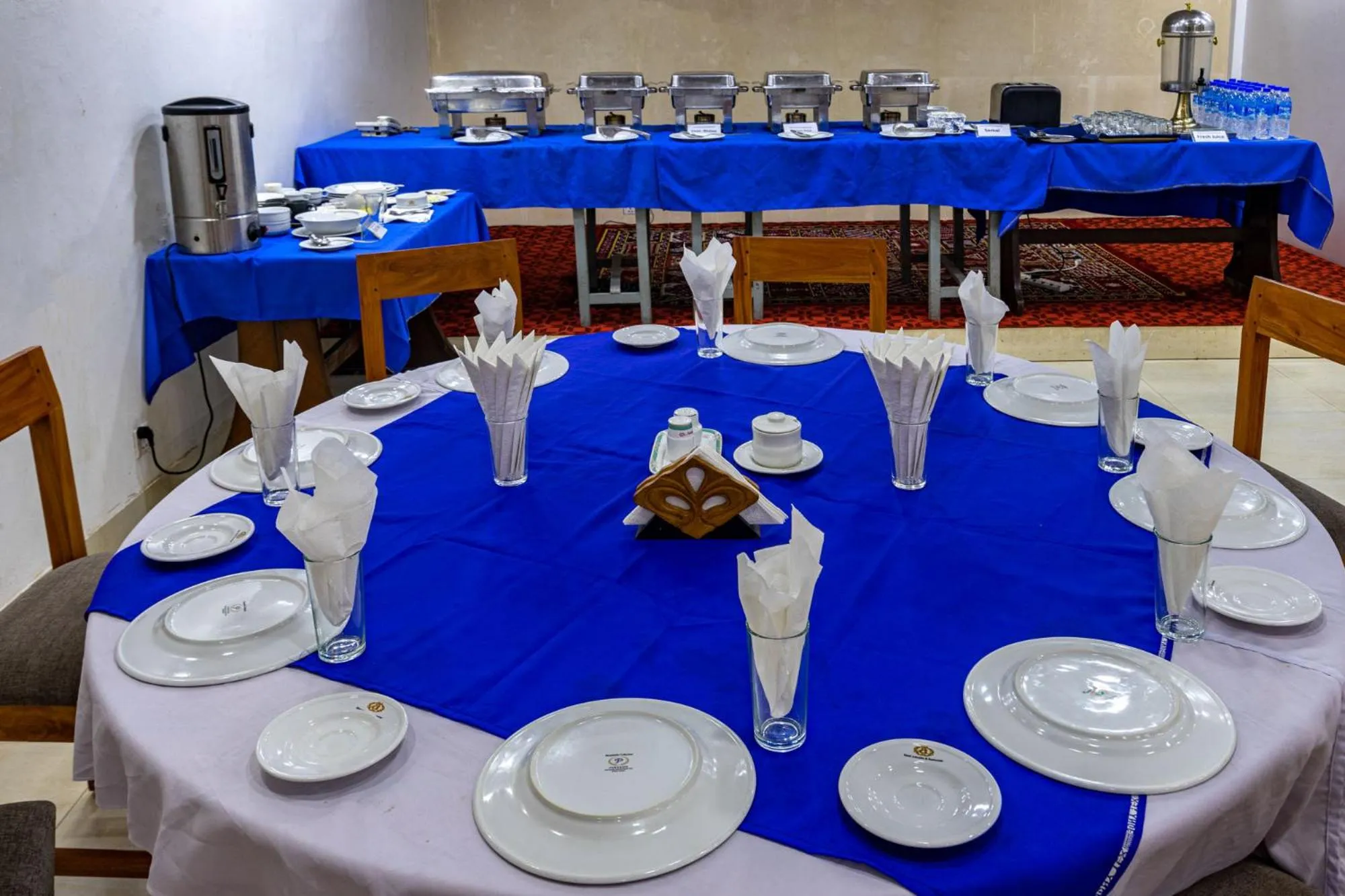 Restaurant/places to eat in Hotel Ashrafee