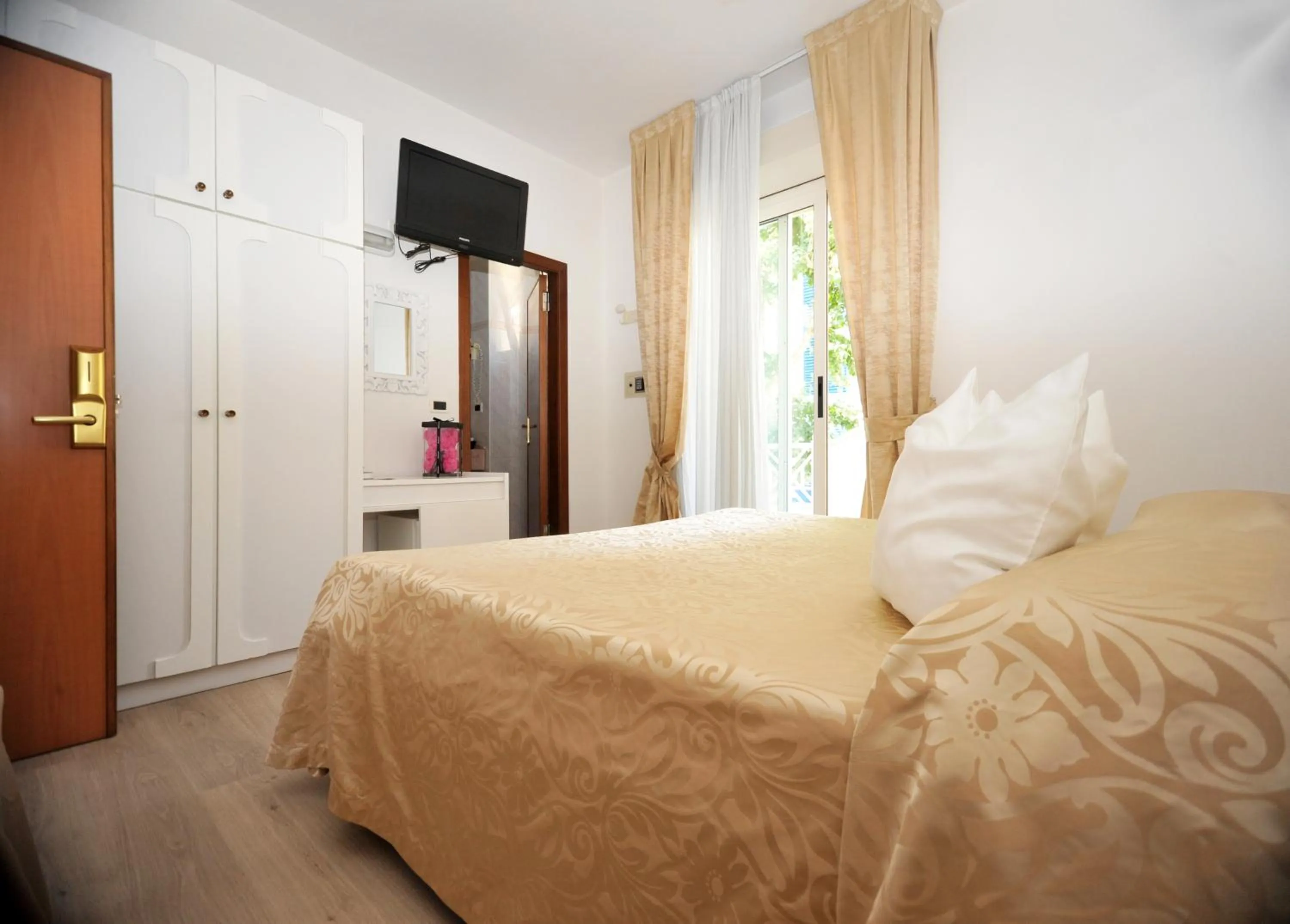 Bedroom in Hotel Tulipe Nazionale