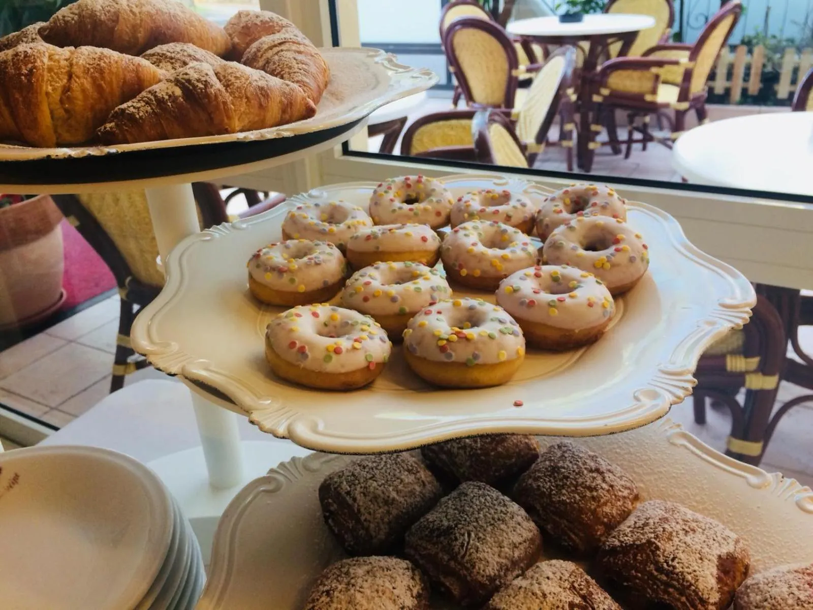 Buffet breakfast in Hotel Tulipe Nazionale