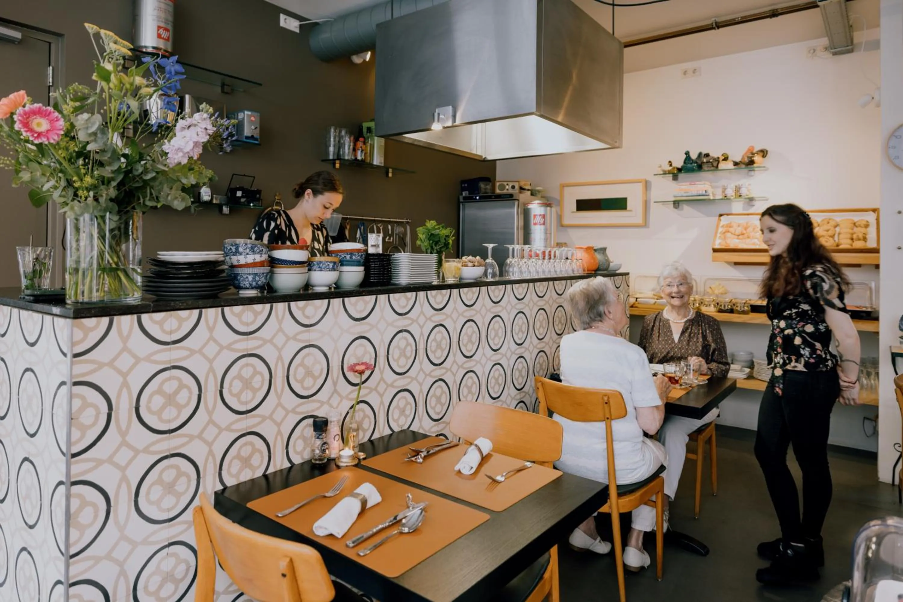 Restaurant/places to eat in De DroomBoutique - Goud & Zilver Suites