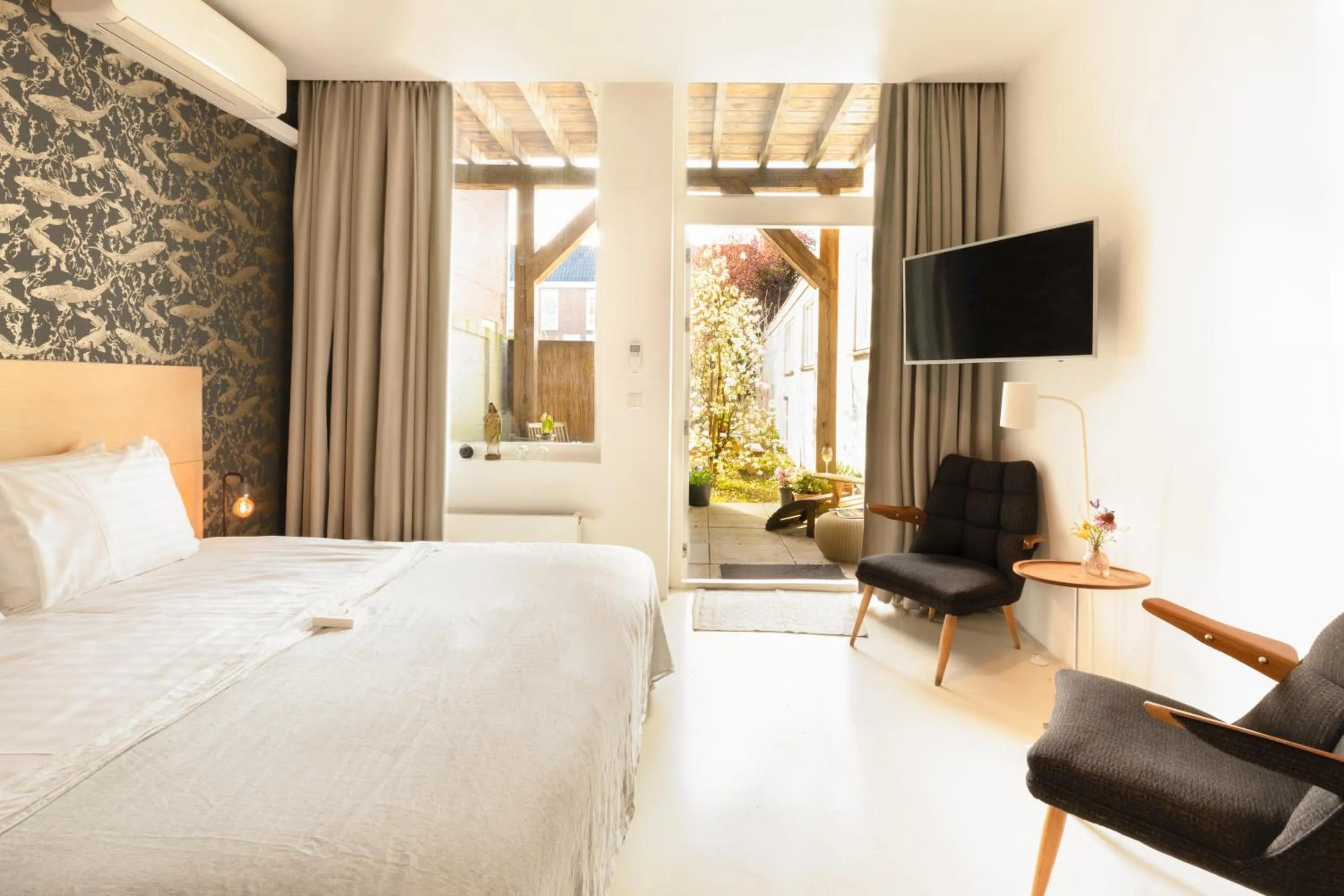 Bed in De DroomBoutique - Goud & Zilver Suites