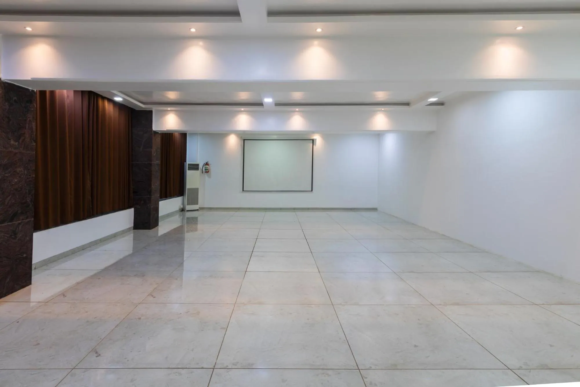 Banquet/Function facilities in Aveda Diwatel