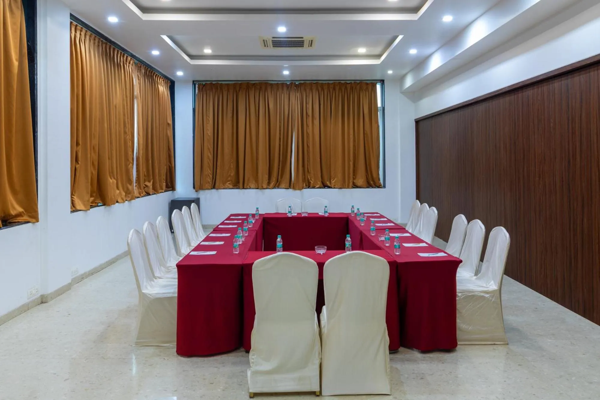 Banquet/Function facilities in Aveda Diwatel