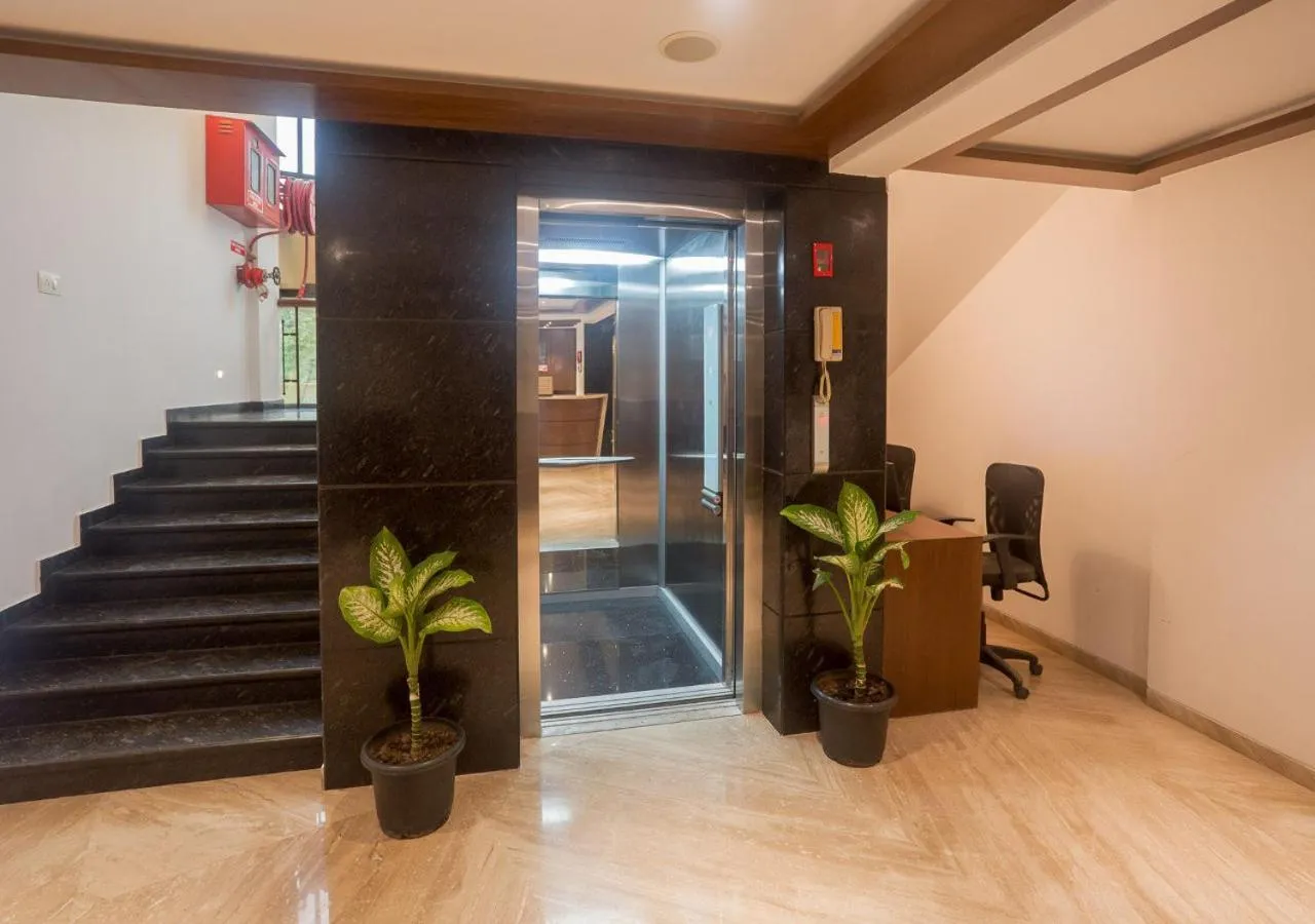 Facade/entrance in Aveda Diwatel