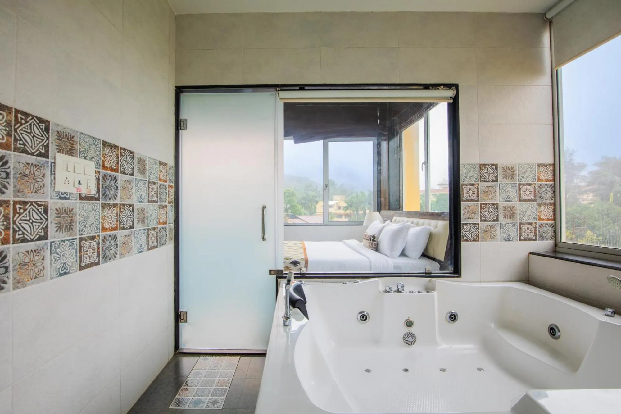 Bathroom, Bed in Aveda Diwatel