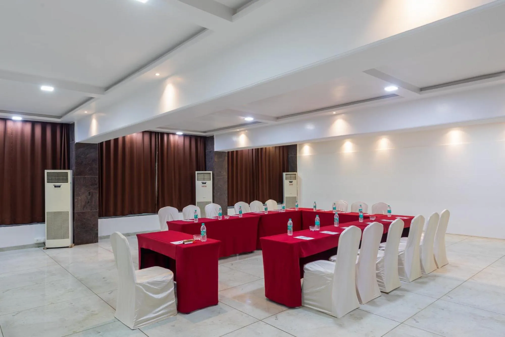 Banquet/Function facilities in Aveda Diwatel