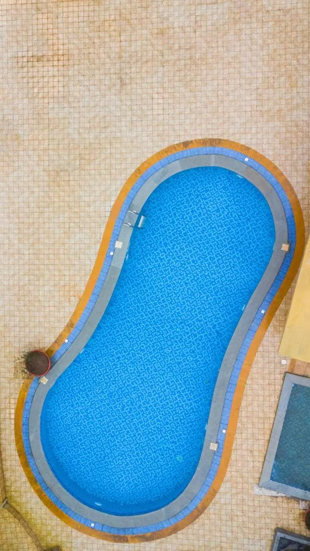 Swimming pool in Aveda Diwatel