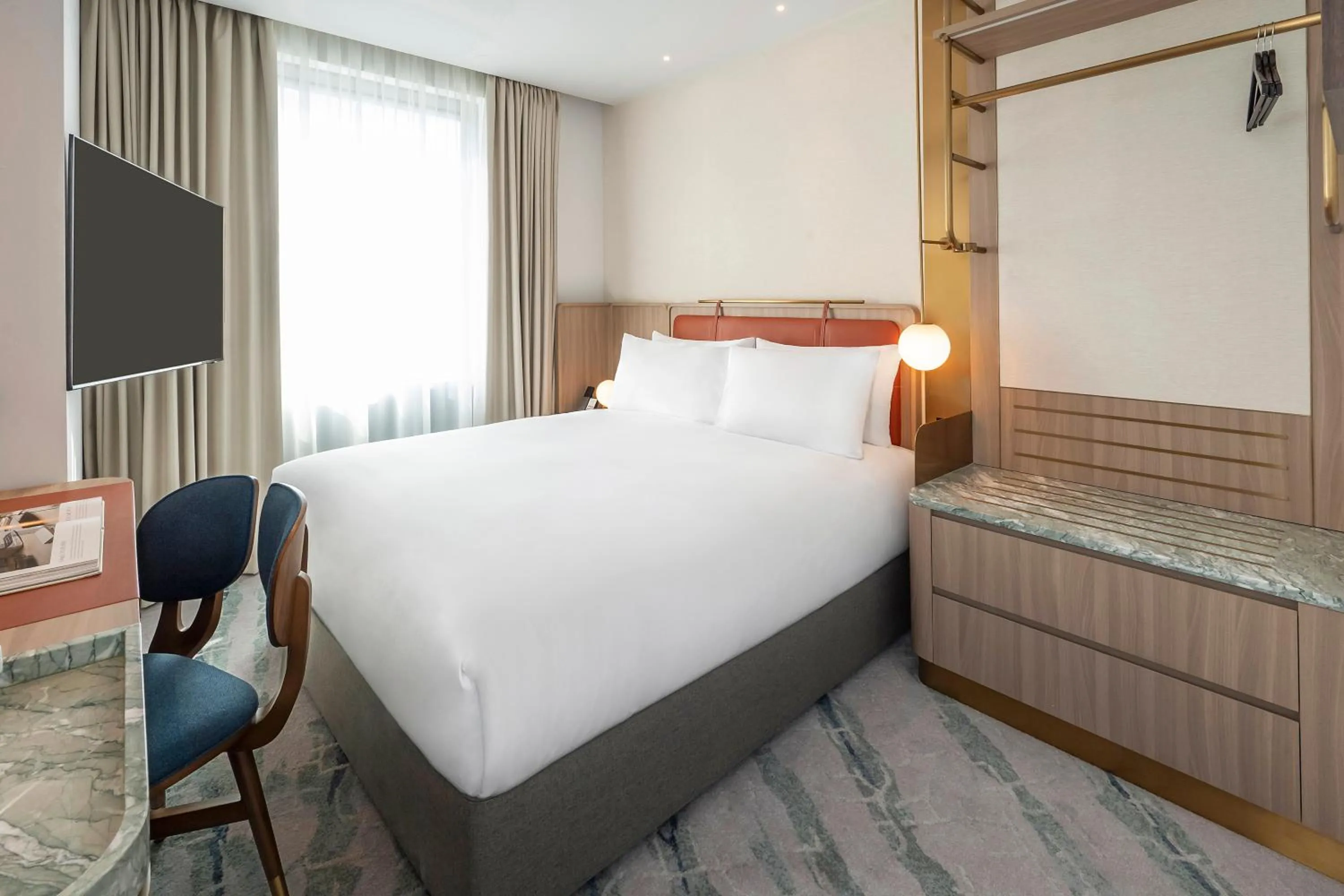 Bed in Dorsett Hotel Canary Wharf