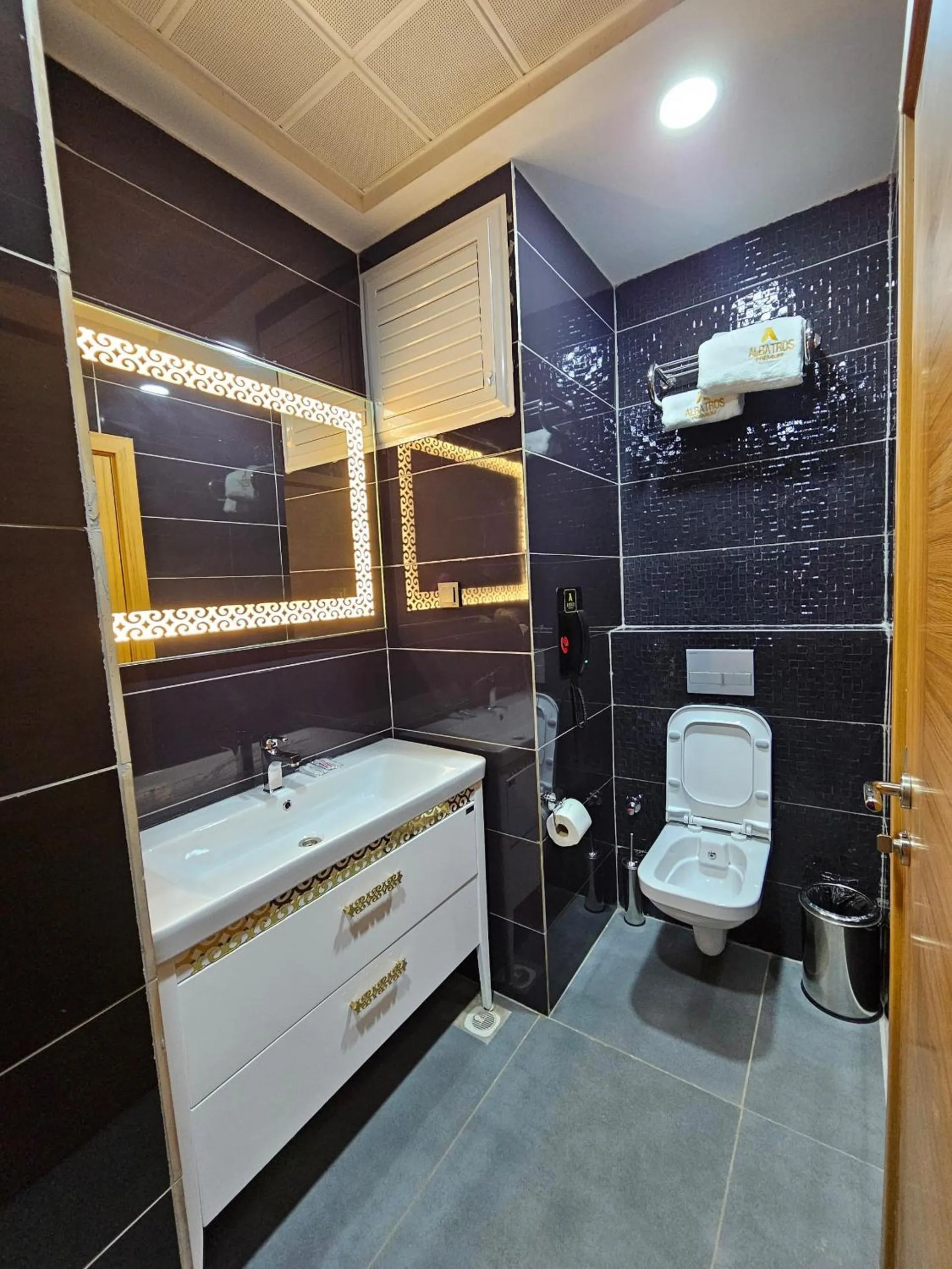 Toilet in Albatros Premium Hôtel