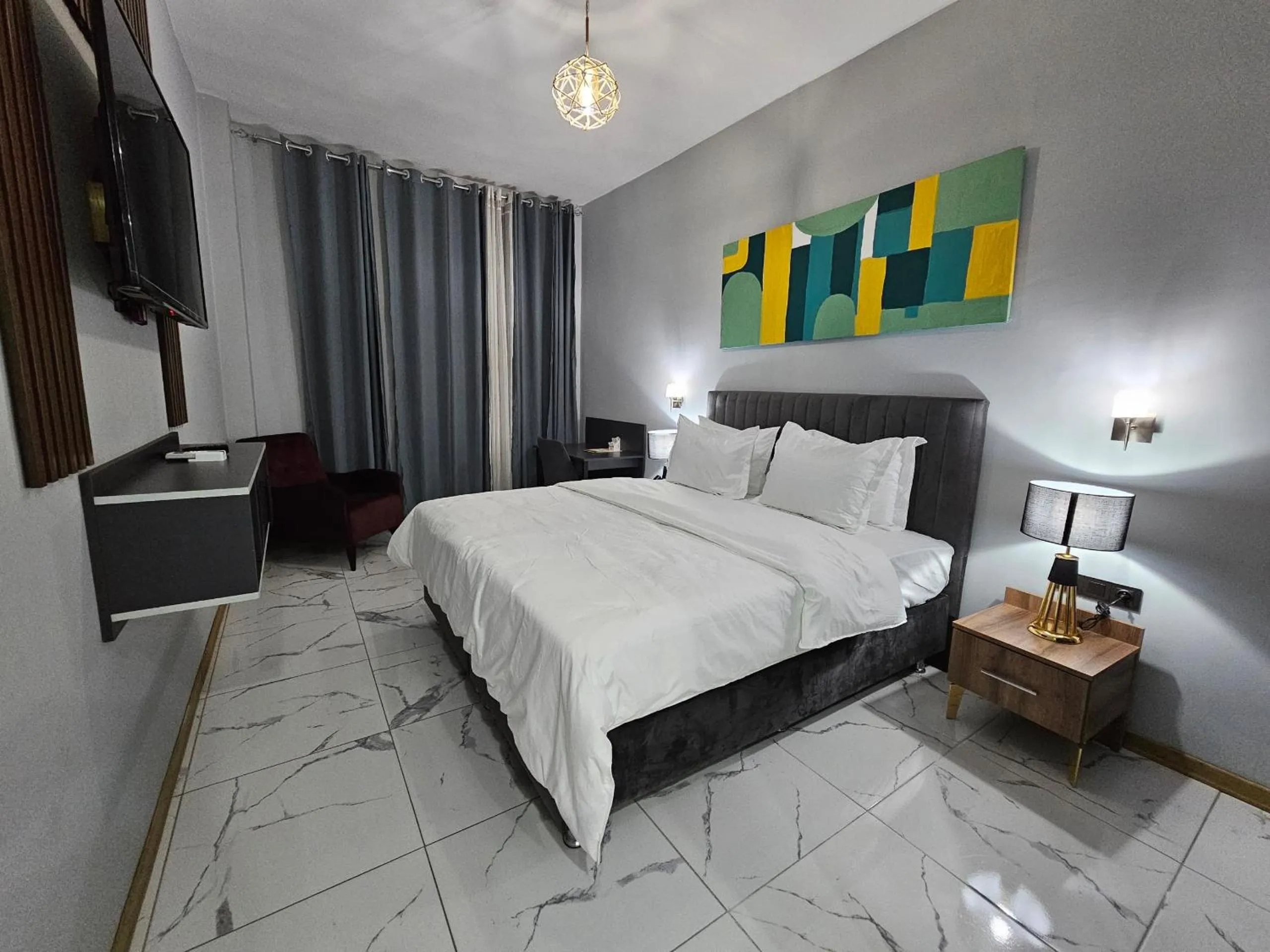 TV and multimedia, Bed in Albatros Premium Hôtel