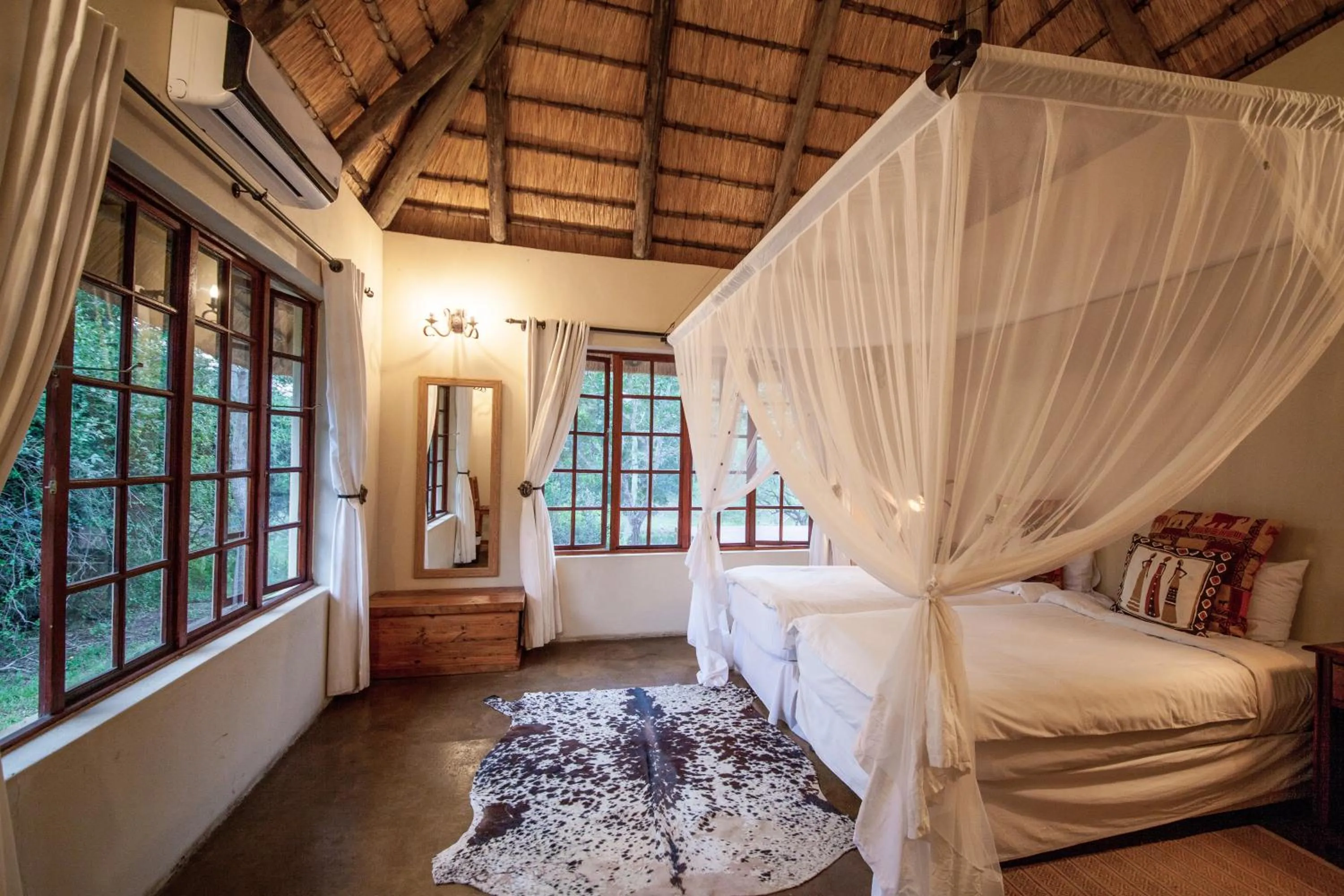 Bedroom, Bed in Rhino River Lodge