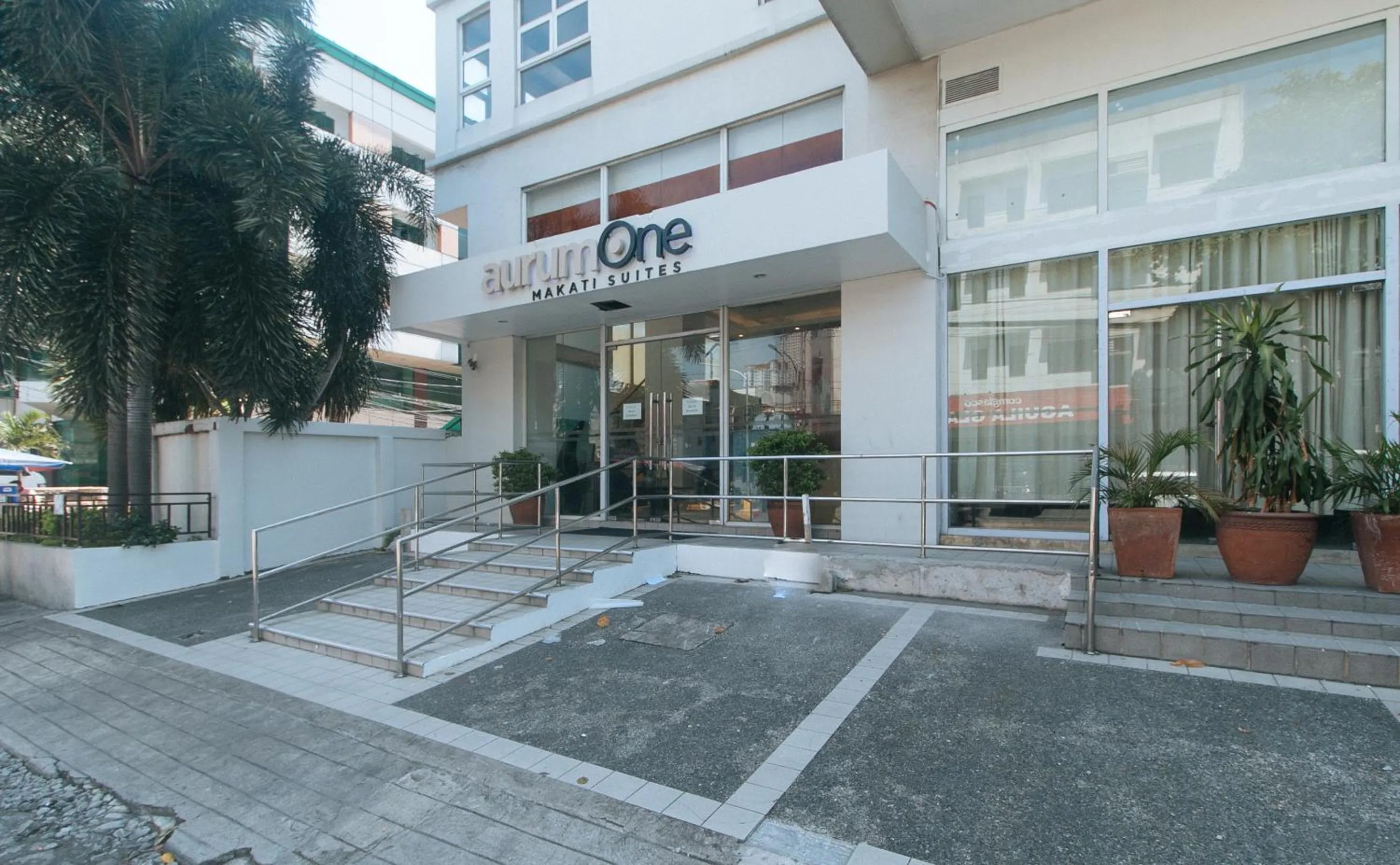 Facade/entrance in RedDoorz at LuxeLite Suites Makati