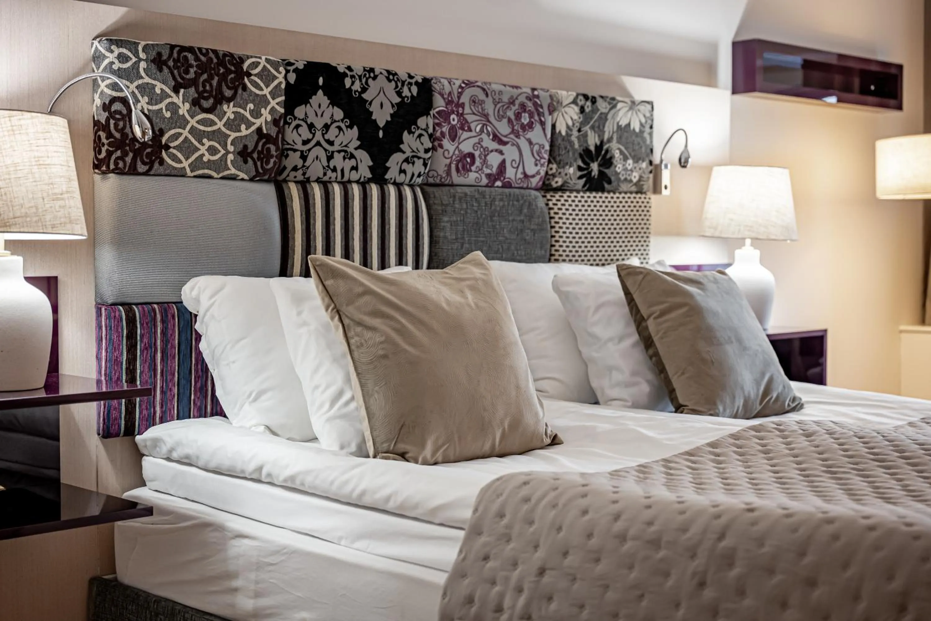 Bed in Injoy Premium Hotel Solna